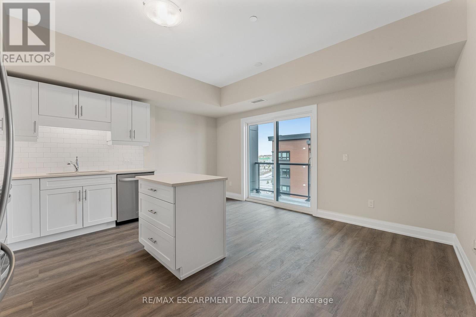403 - 118 Summersides Boulevard, Pelham, Ontario  L0E 1E1 - Photo 17 - X12365377