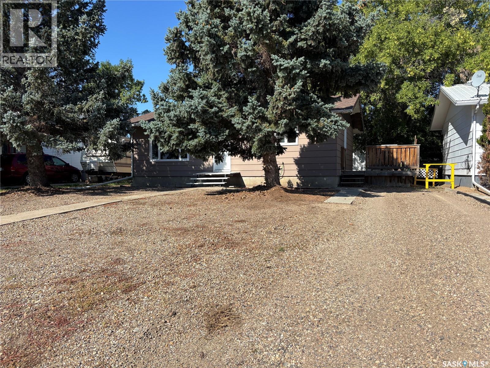 213 Griffin Street, Maple Creek, Saskatchewan  S0N 1N0 - Photo 3 - SK016679