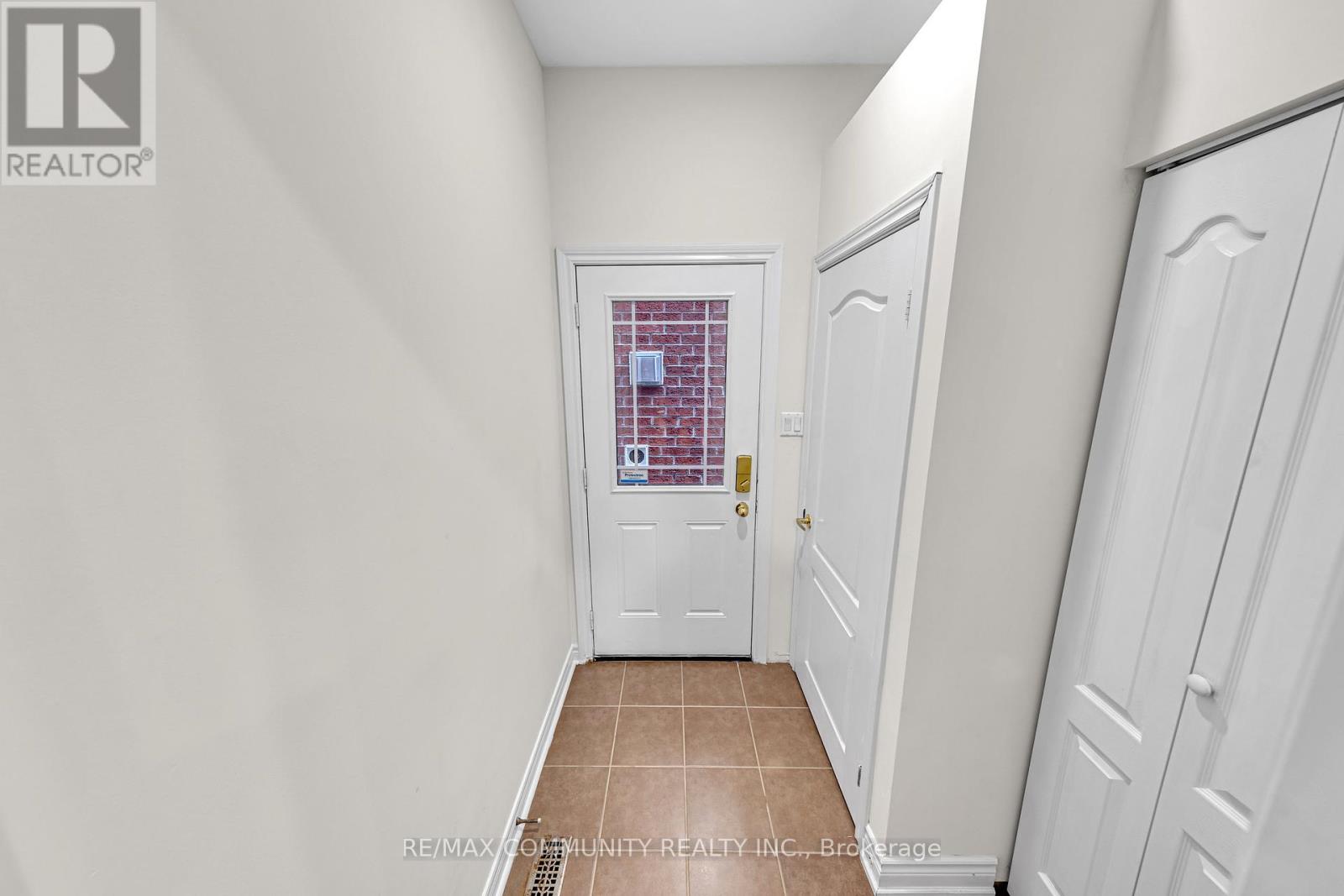 17 Rouge Bank Drive, Markham (Legacy), Ontario  L6B 1A8 - Photo 36 - N12365410