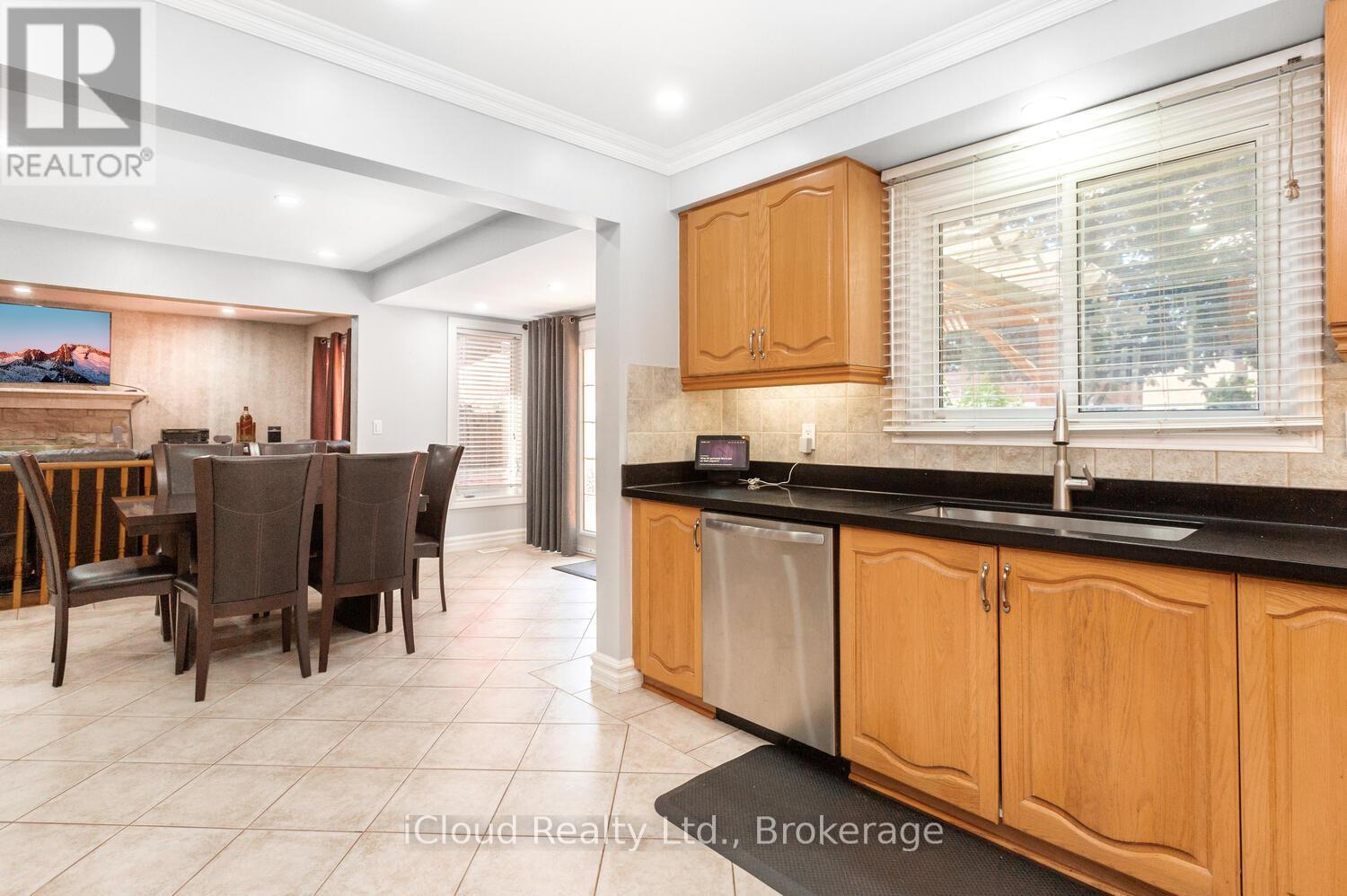 12 Neville Crescent, Brampton, Ontario  L6S 5L1 - Photo 17 - W12365390