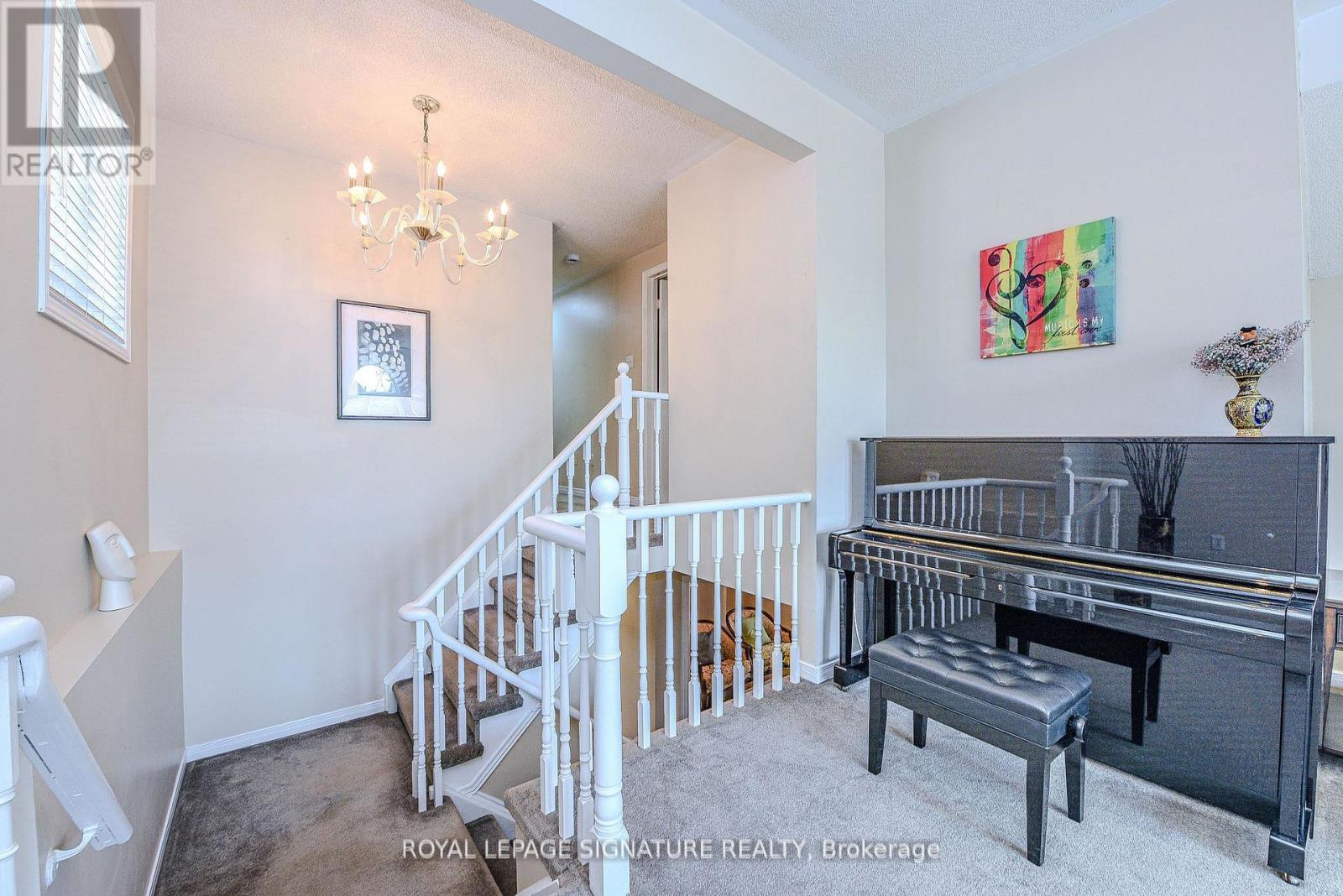 2547 Raglan Court, Mississauga, Ontario  L5M 5L5 - Photo 18 - W12365468