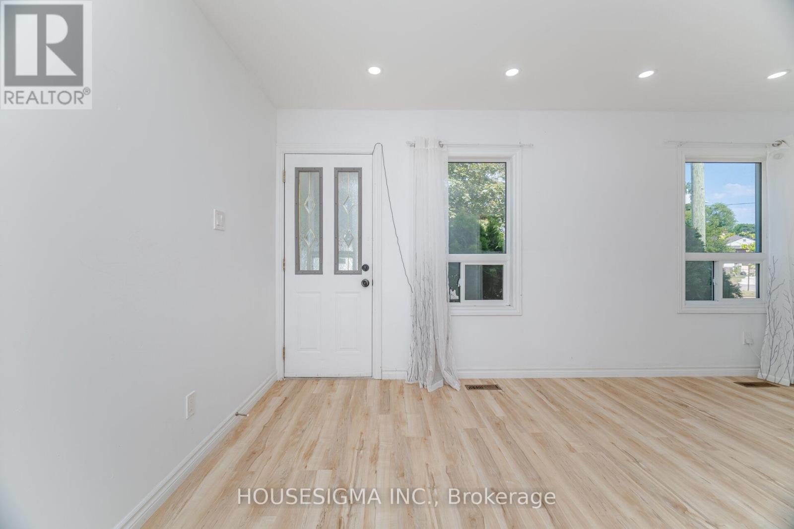 7 Doncaster Boulevard, St. Catharines (Fairview), Ontario  L2N 1Y3 - Photo 6 - X12365454