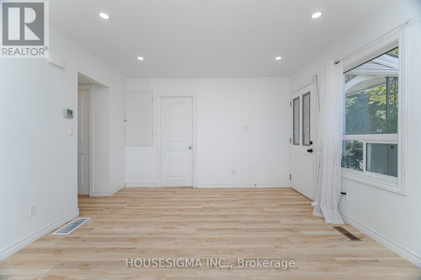7 Doncaster Boulevard, St. Catharines (Fairview), Ontario  L2N 1Y3 - Photo 8 - X12365454