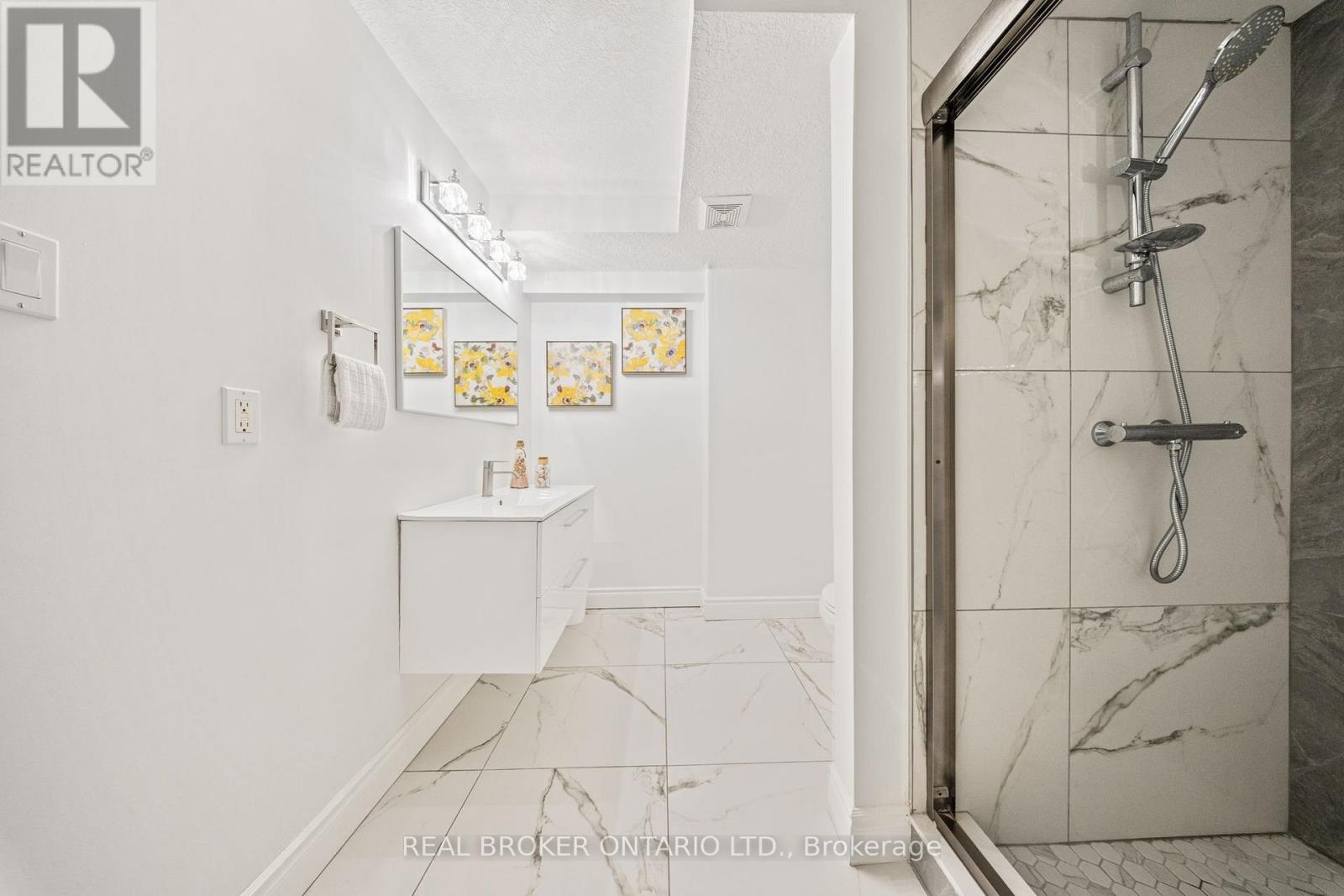 215 Black Maple Court, Kitchener, Ontario  N2P 2W8 - Photo 40 - X12365302