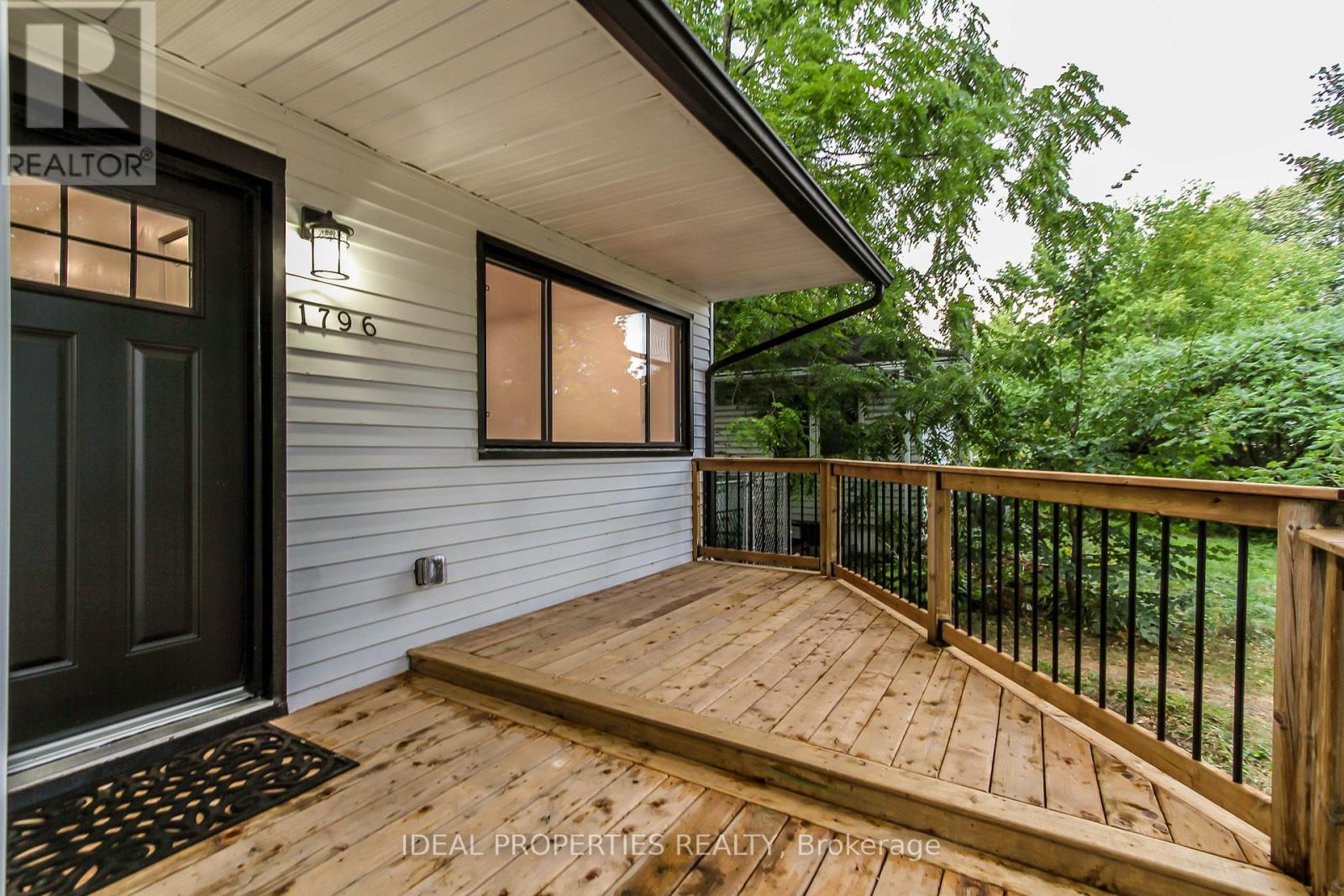 1796 Saunderson Drive, Ottawa, Ontario  K1G 2C2 - Photo 3 - X12363485