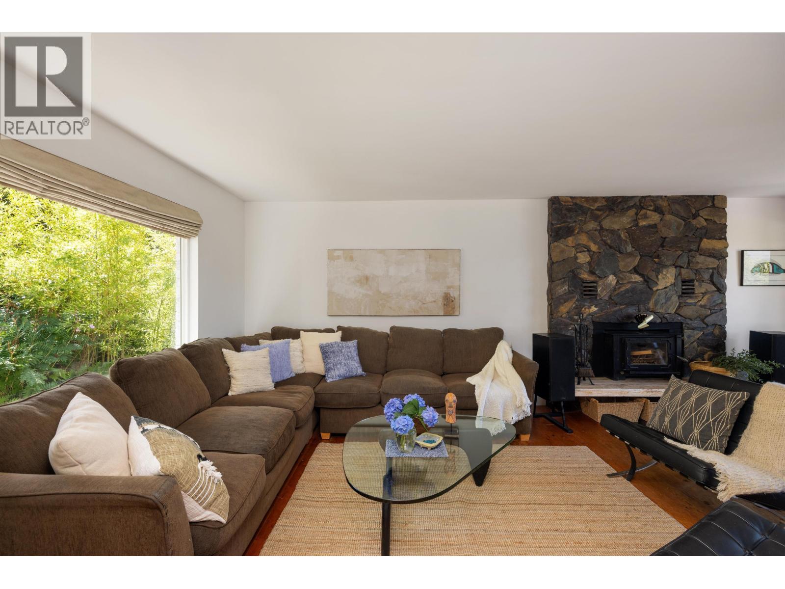 110 Seaview Place, Lions Bay, British Columbia  V0N 2E0 - Photo 7 - R3040497