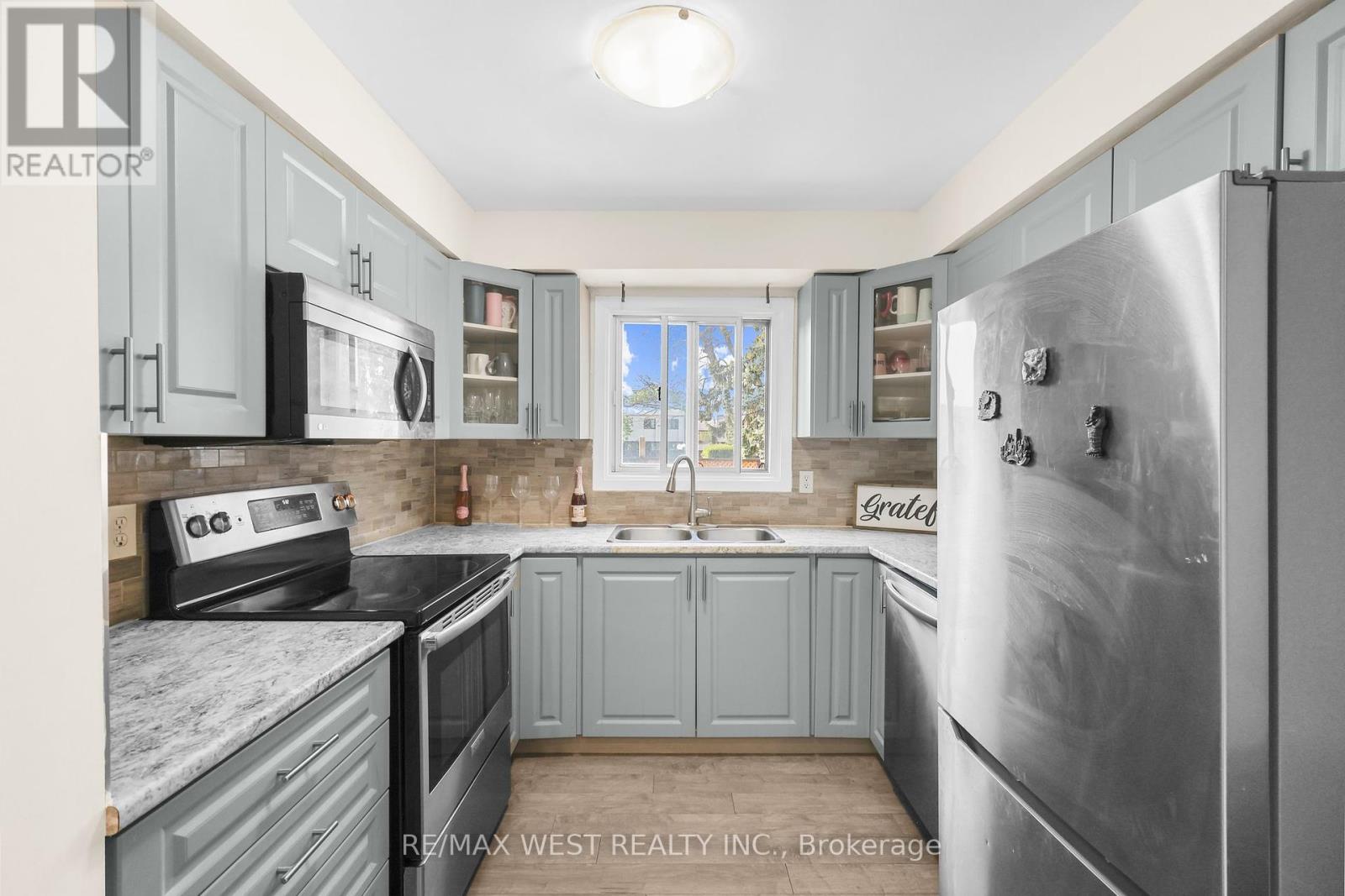 Property at 73 - 1100 OXFORD STREET image 3