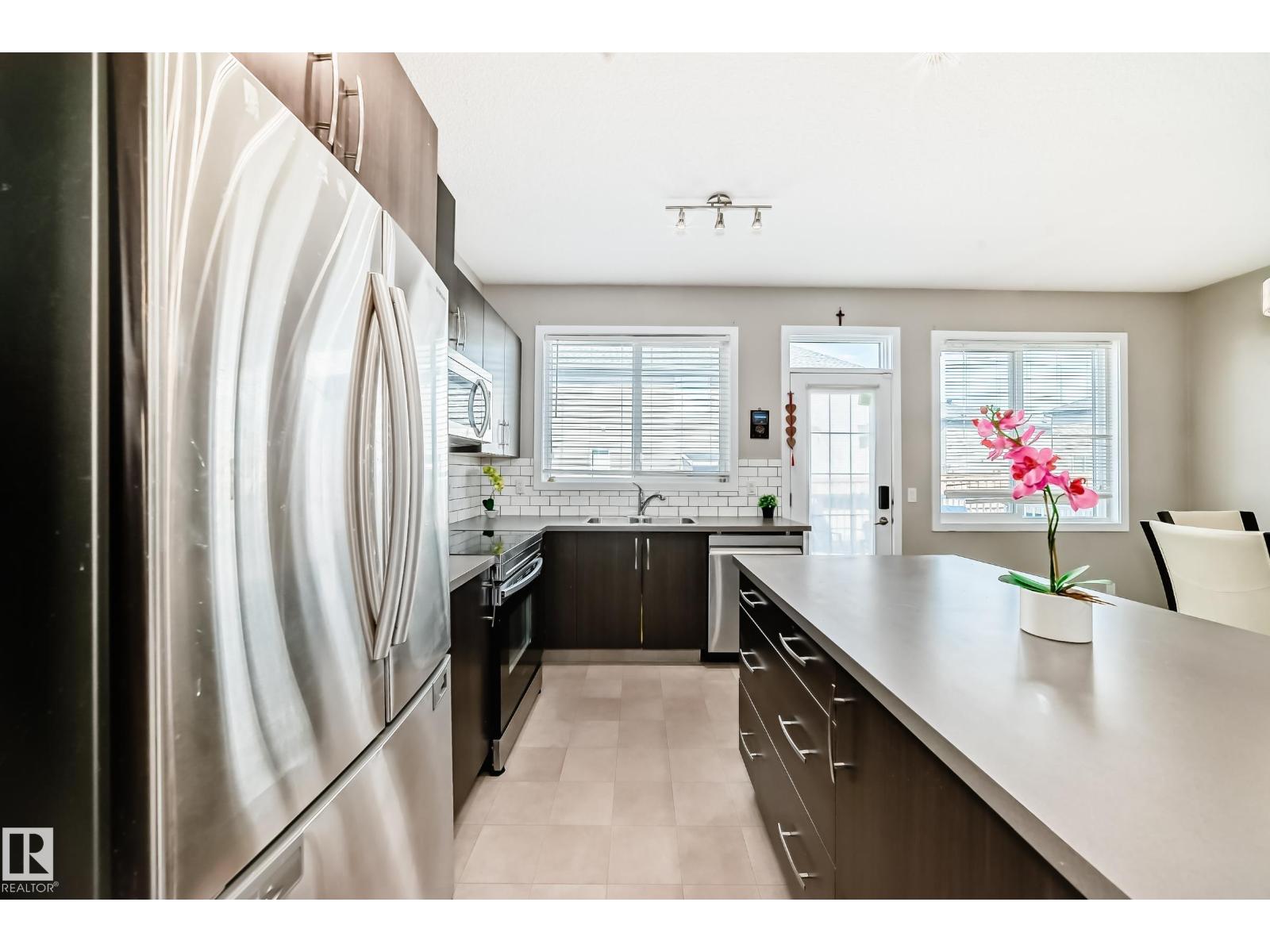 1247 Mcconachie Bv Nw Nw, Edmonton, Alberta  T5Y 3T3 - Photo 3 - E4454777