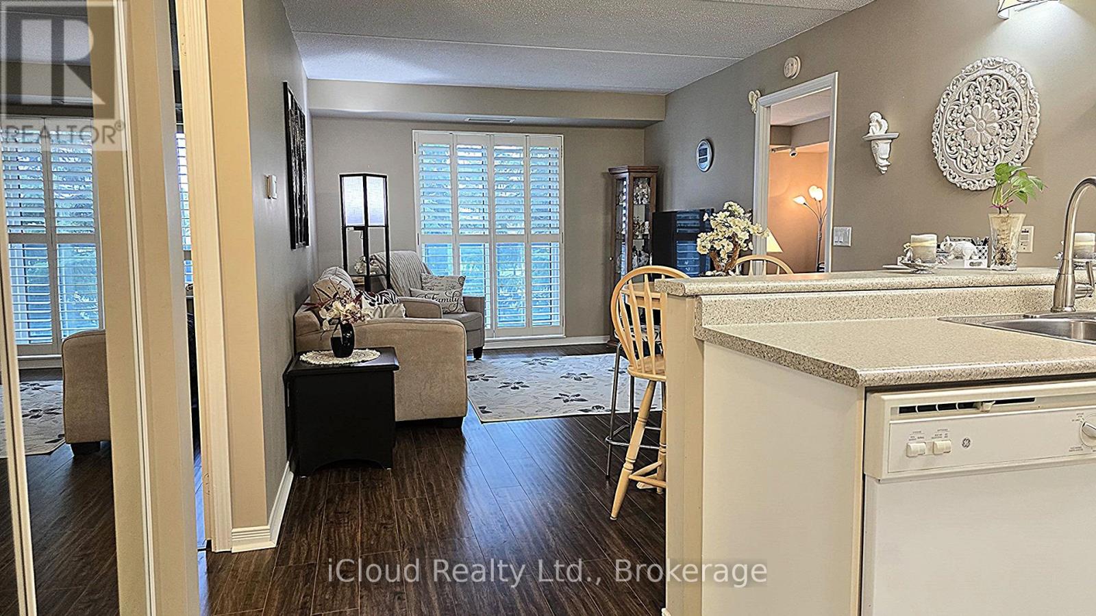 207 - 25 Via Rosedale Way, Brampton, Ontario  L6R 3J8 - Photo 18 - W12365198