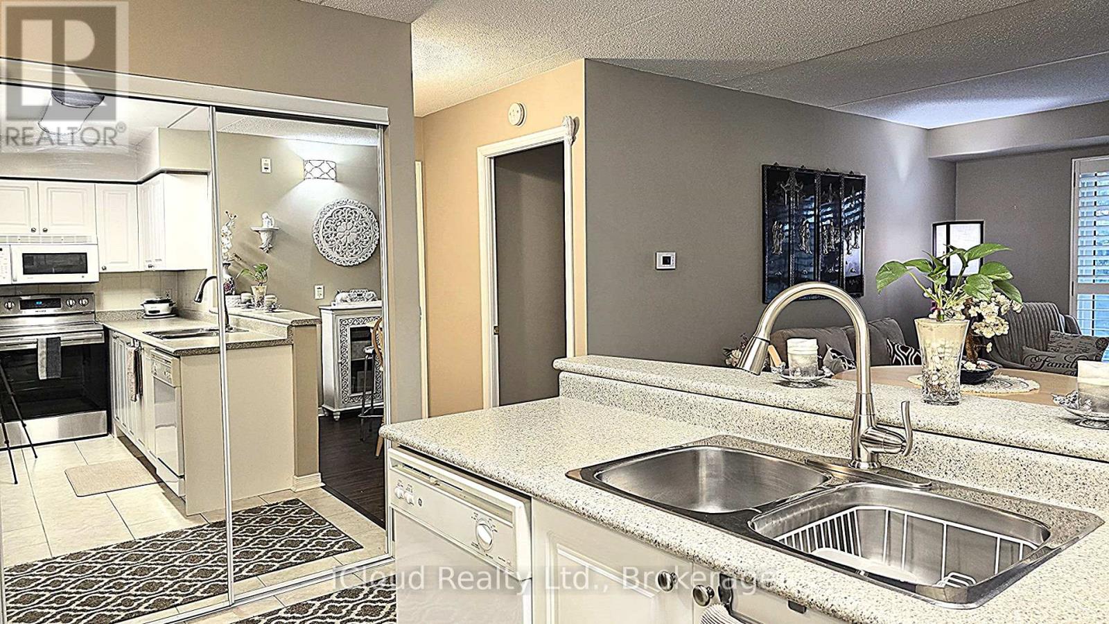 207 - 25 Via Rosedale Way, Brampton, Ontario  L6R 3J8 - Photo 14 - W12365198