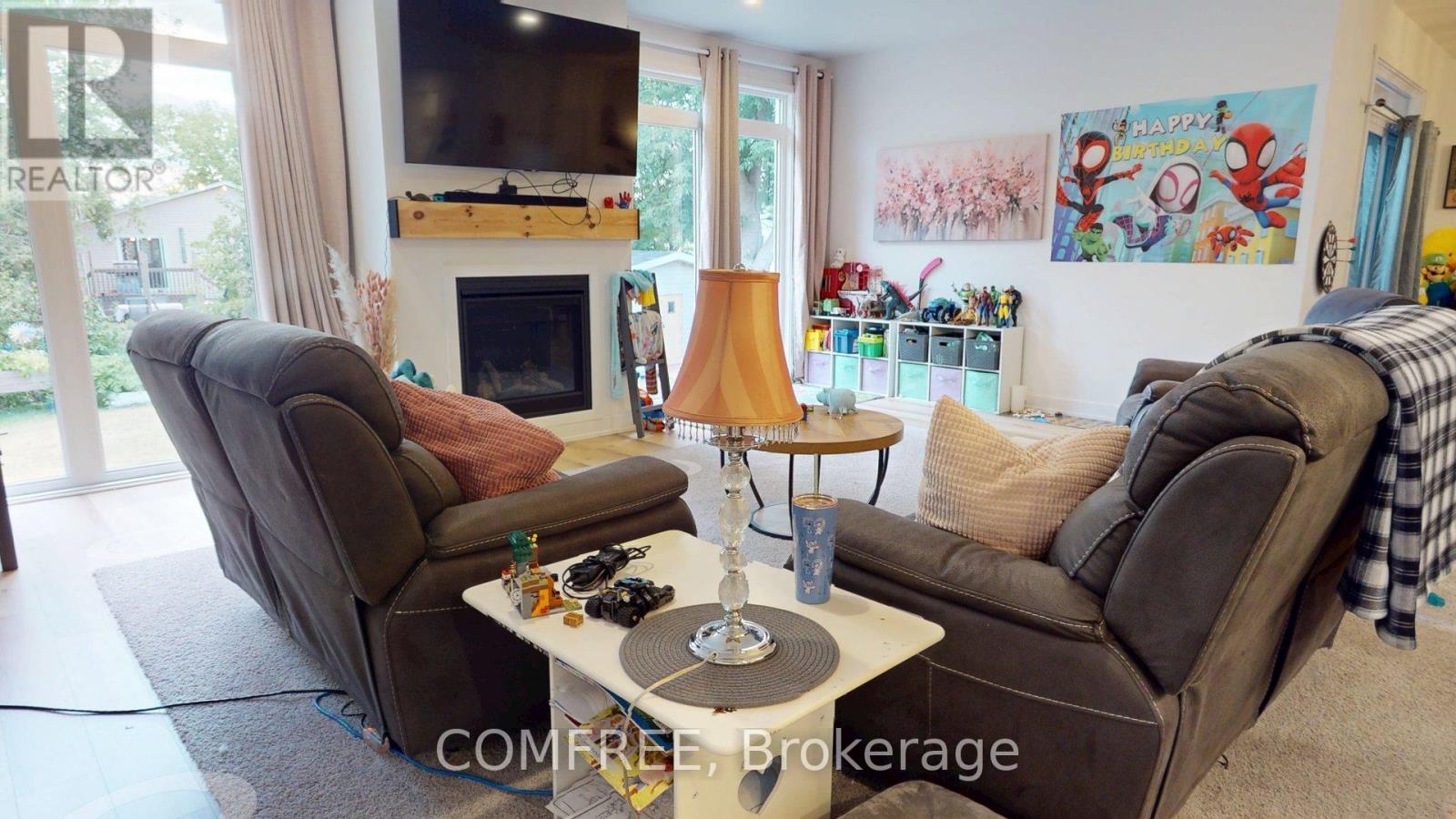 31 Marcel Street, Russell, Ontario  K0A 1W0 - Photo 10 - X12365542