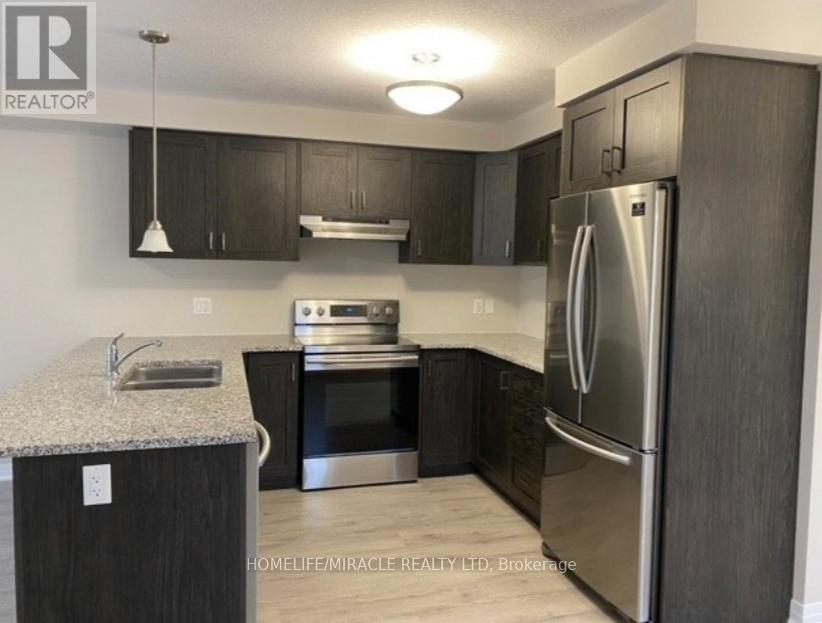 206 Sedgewood Street, Kitchener, Ontario N2P 0J5 - Photo 2 - X12365480