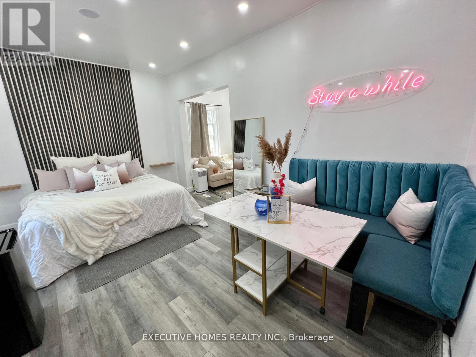 650 Oxford Street E, London East, Ontario N5X 3J4 - Photo 1 - X12365501