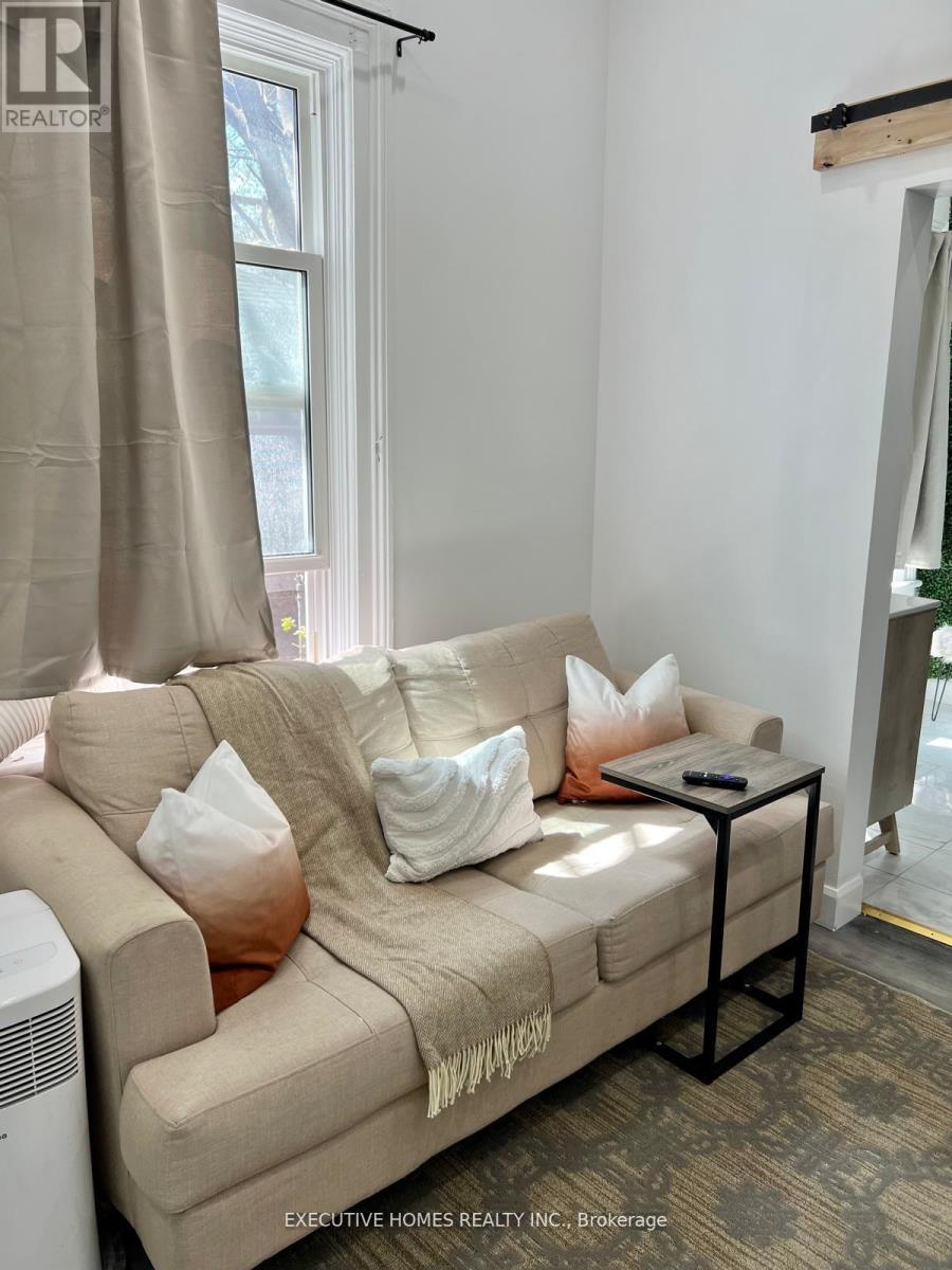 650 Oxford Street E, London East, Ontario N5X 3J4 - Photo 10 - X12365501