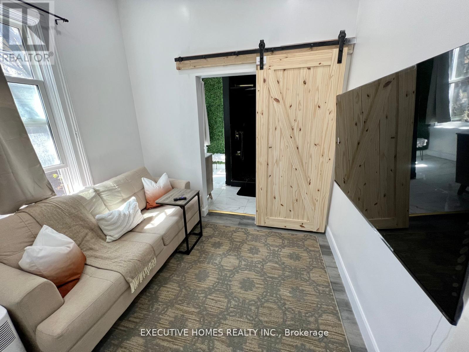 650 Oxford Street E, London East, Ontario N5X 3J4 - Photo 11 - X12365501