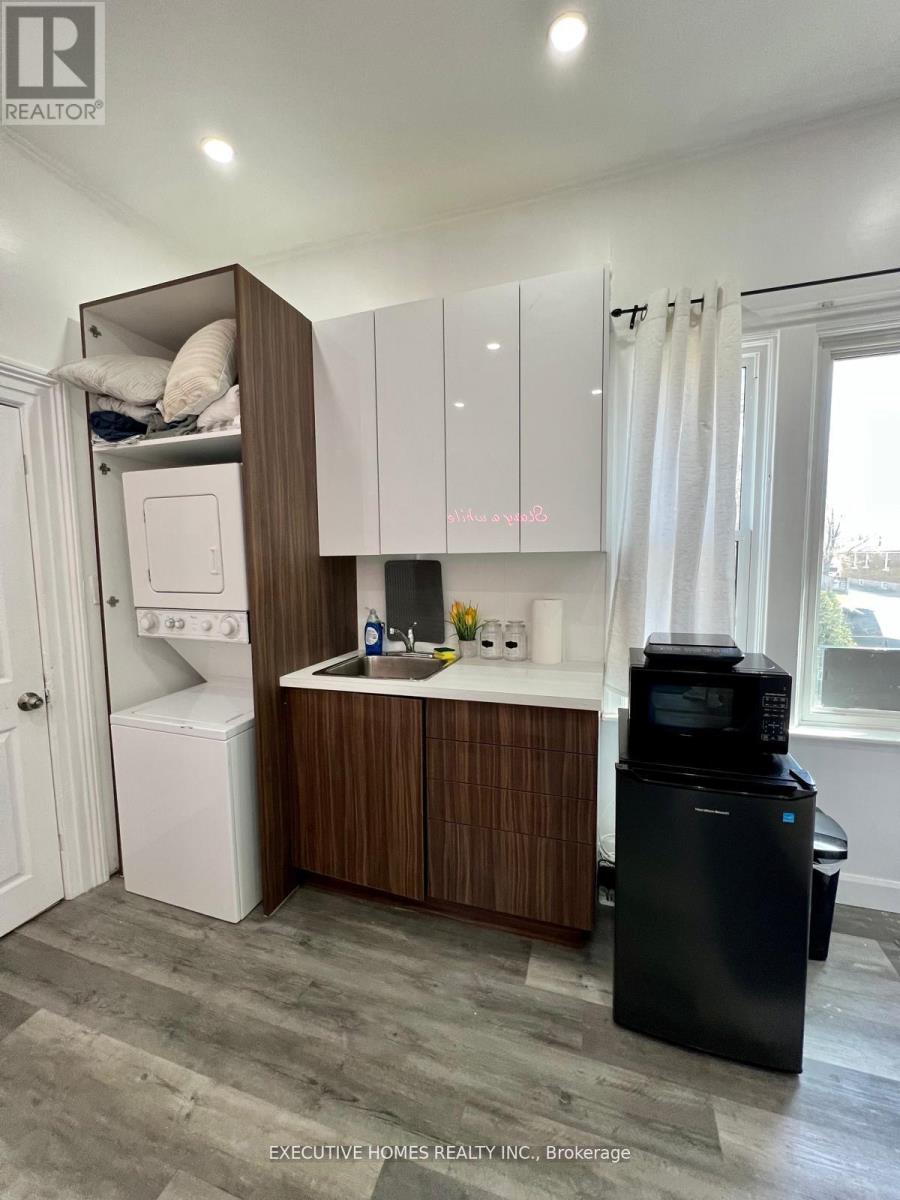 650 Oxford Street E, London East, Ontario N5X 3J4 - Photo 12 - X12365501