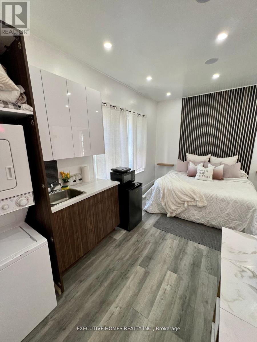 650 Oxford Street E, London East, Ontario N5X 3J4 - Photo 3 - X12365501