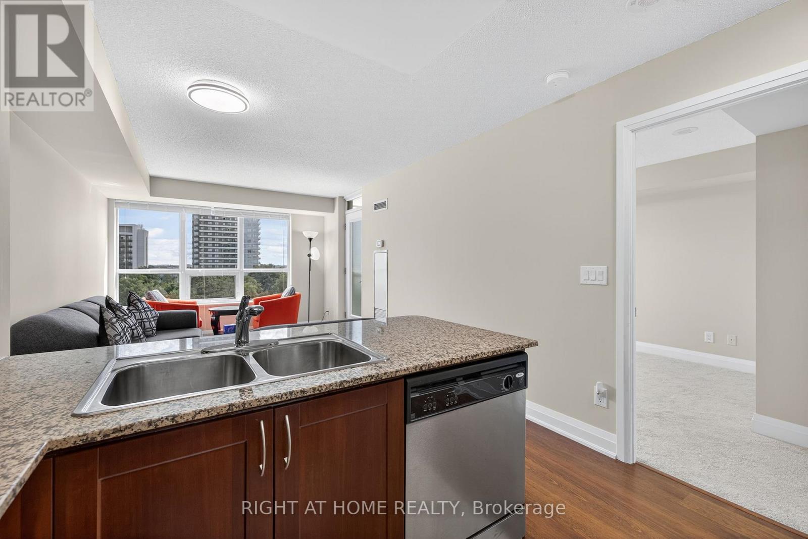 803 - 20 North Park Road, Vaughan, Ontario  L4J 0G7 - Photo 15 - N12365559