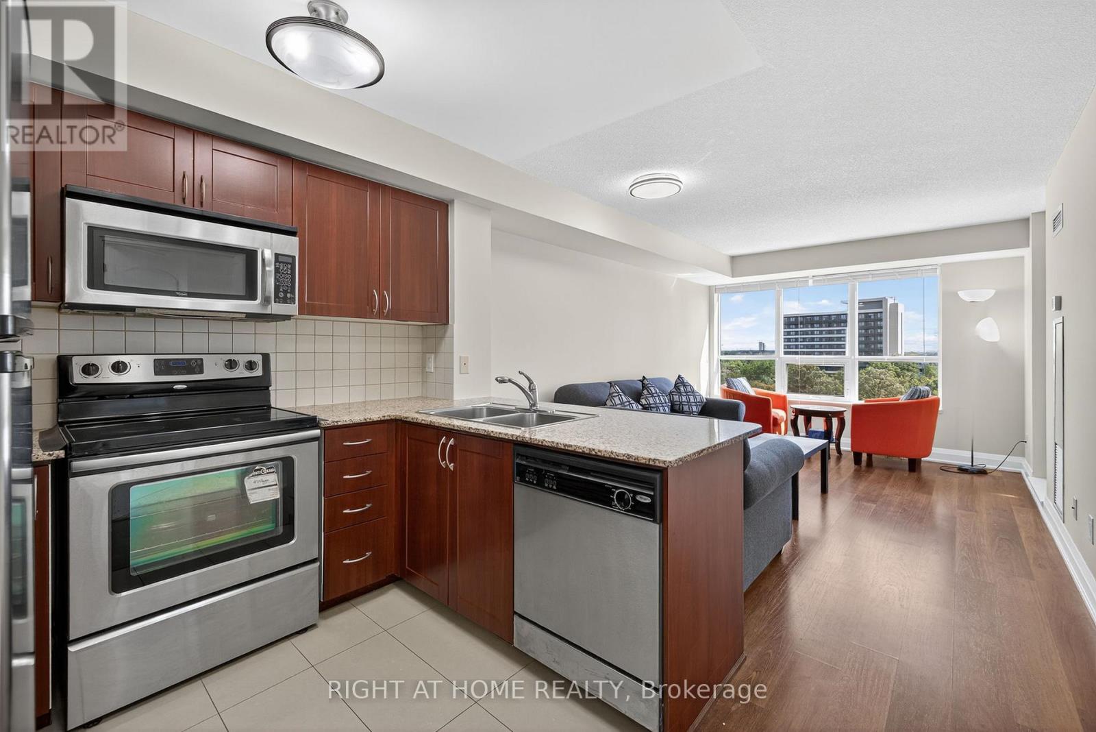 803 - 20 North Park Road, Vaughan, Ontario  L4J 0G7 - Photo 6 - N12365559