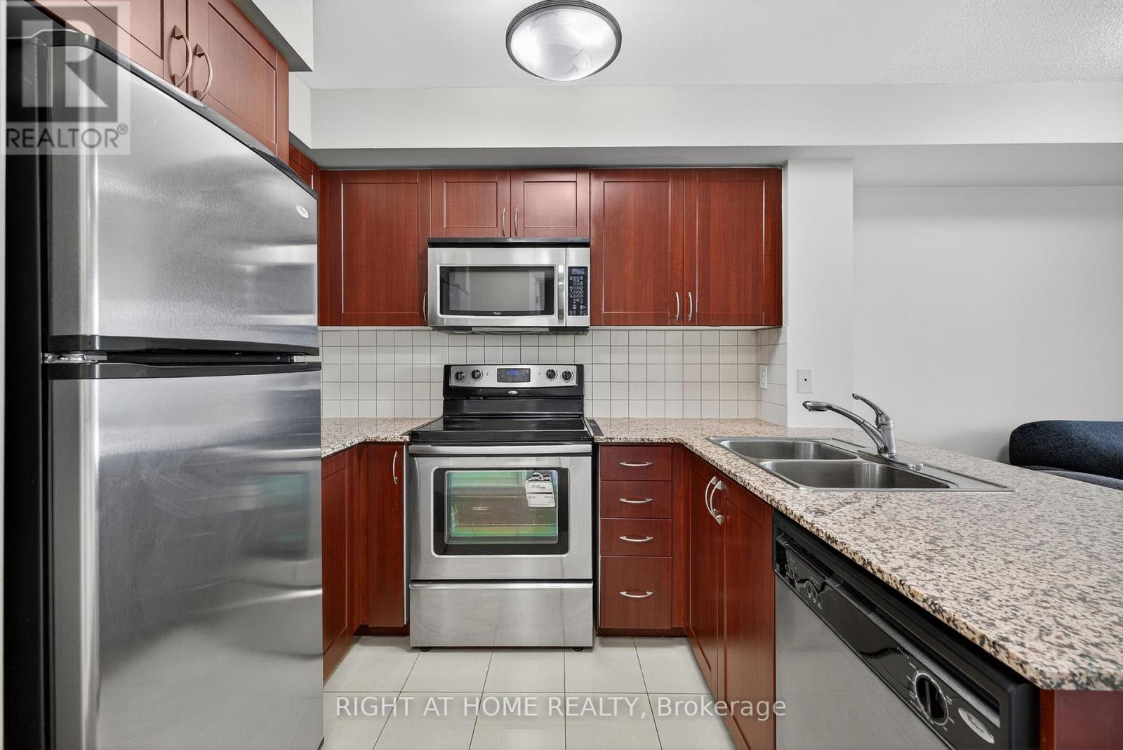 803 - 20 North Park Road, Vaughan, Ontario  L4J 0G7 - Photo 7 - N12365559