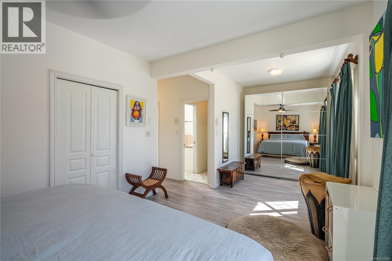 Property at 485 Head St image 2