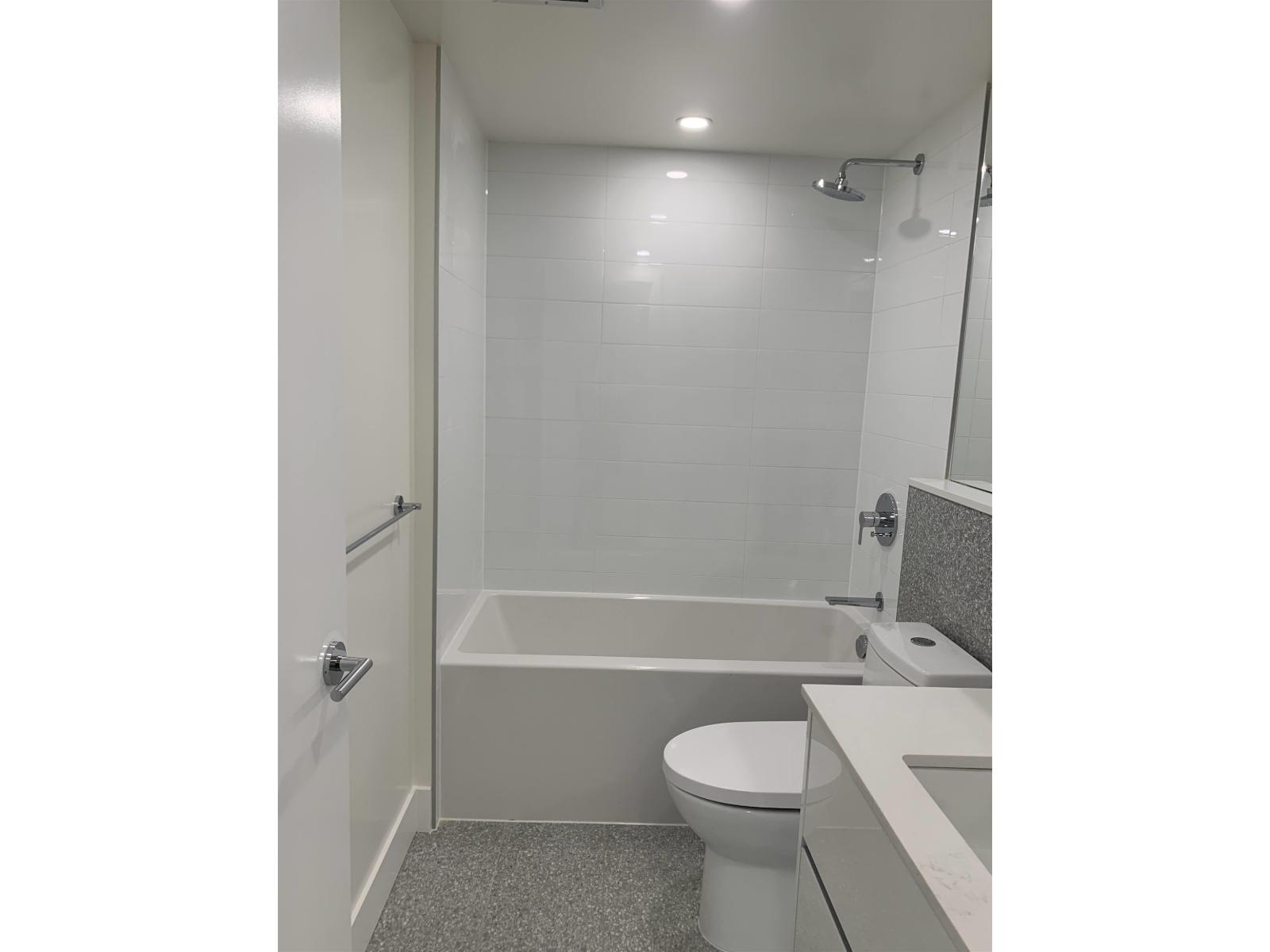 1806 10428 Whalley Boulevard, Surrey, British Columbia  V3T 0W2 - Photo 11 - R3032720