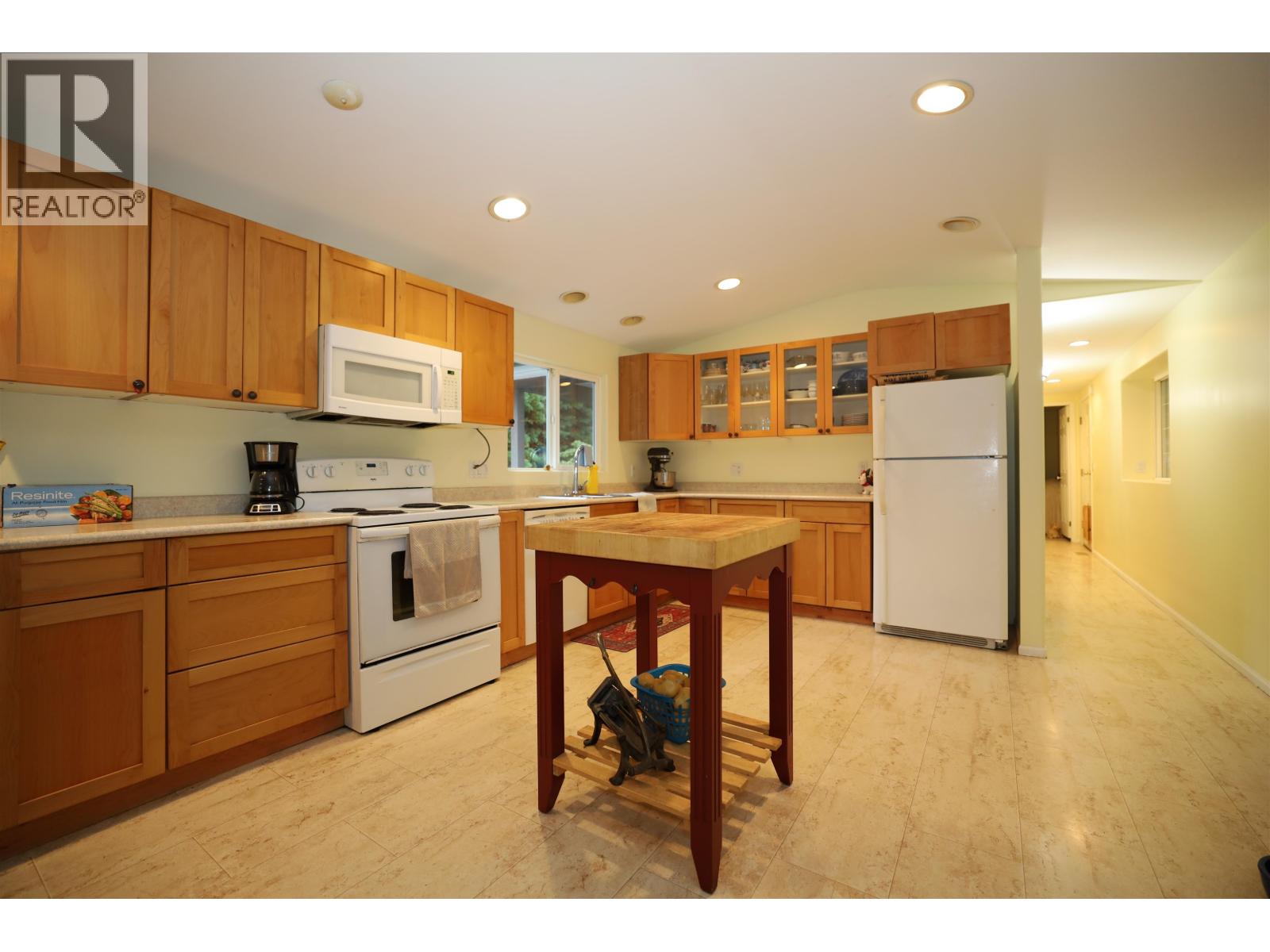 1161 Rosamund Road, Gibsons, British Columbia  V0N 1V3 - Photo 6 - R3040730