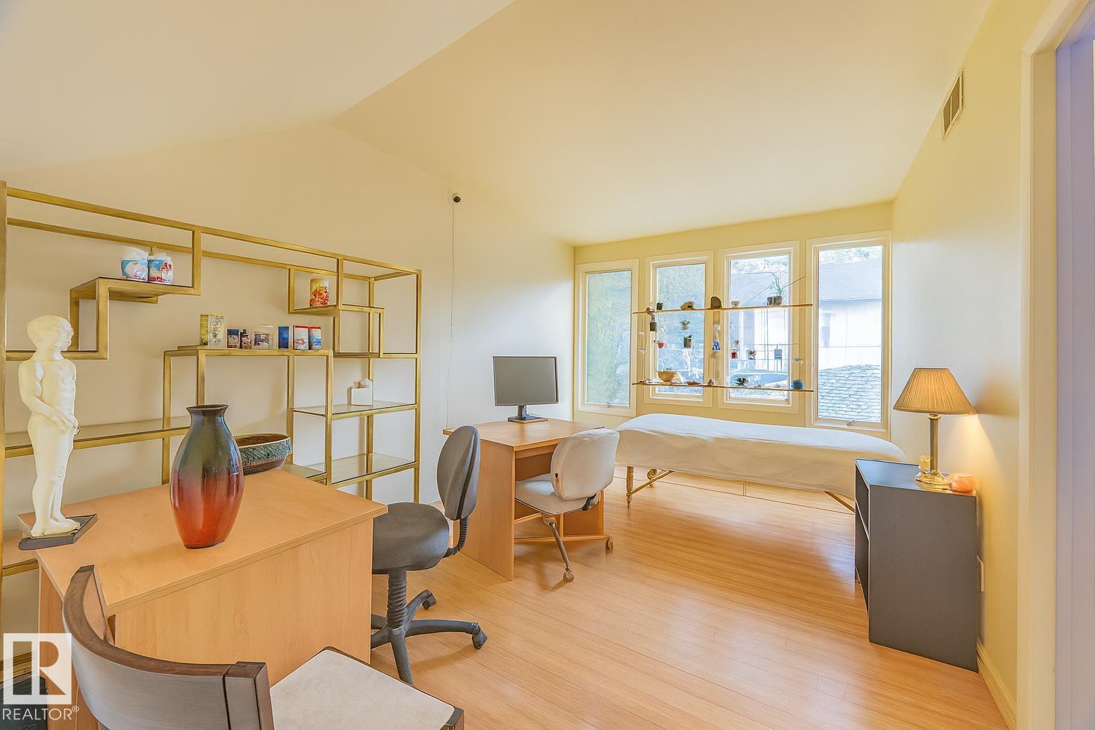9865 85 Av Nw, Edmonton, Alberta  T6E 2J5 - Photo 24 - E4454782