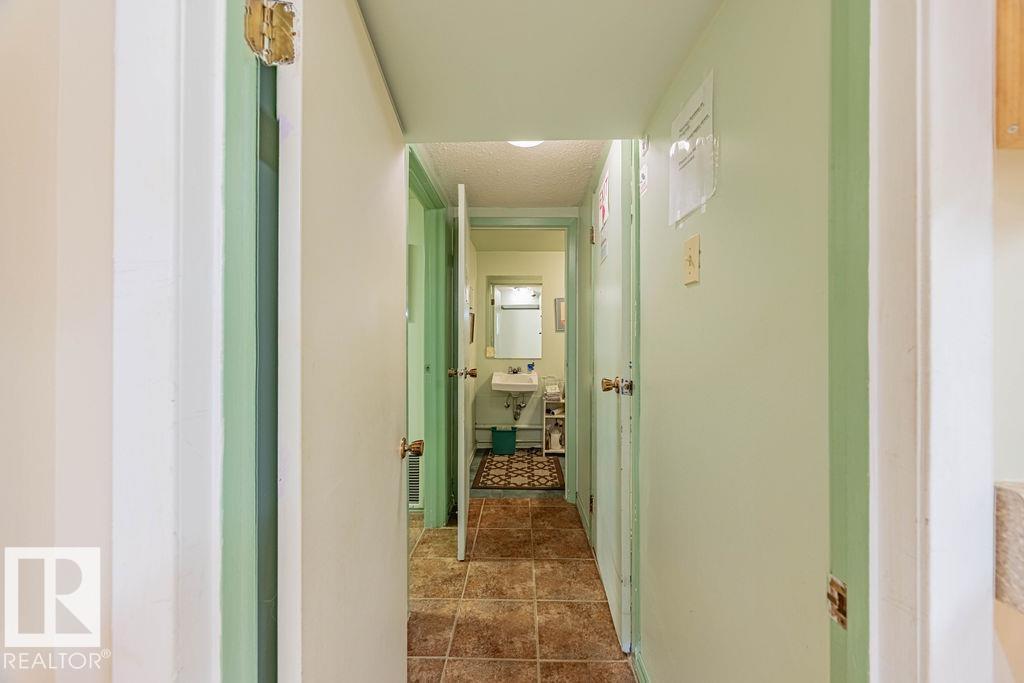 9865 85 Av Nw, Edmonton, Alberta  T6E 2J5 - Photo 35 - E4454782
