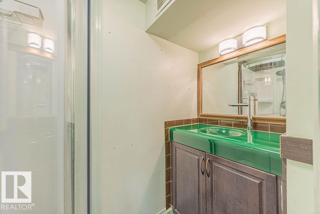 9865 85 Av Nw, Edmonton, Alberta  T6E 2J5 - Photo 37 - E4454782