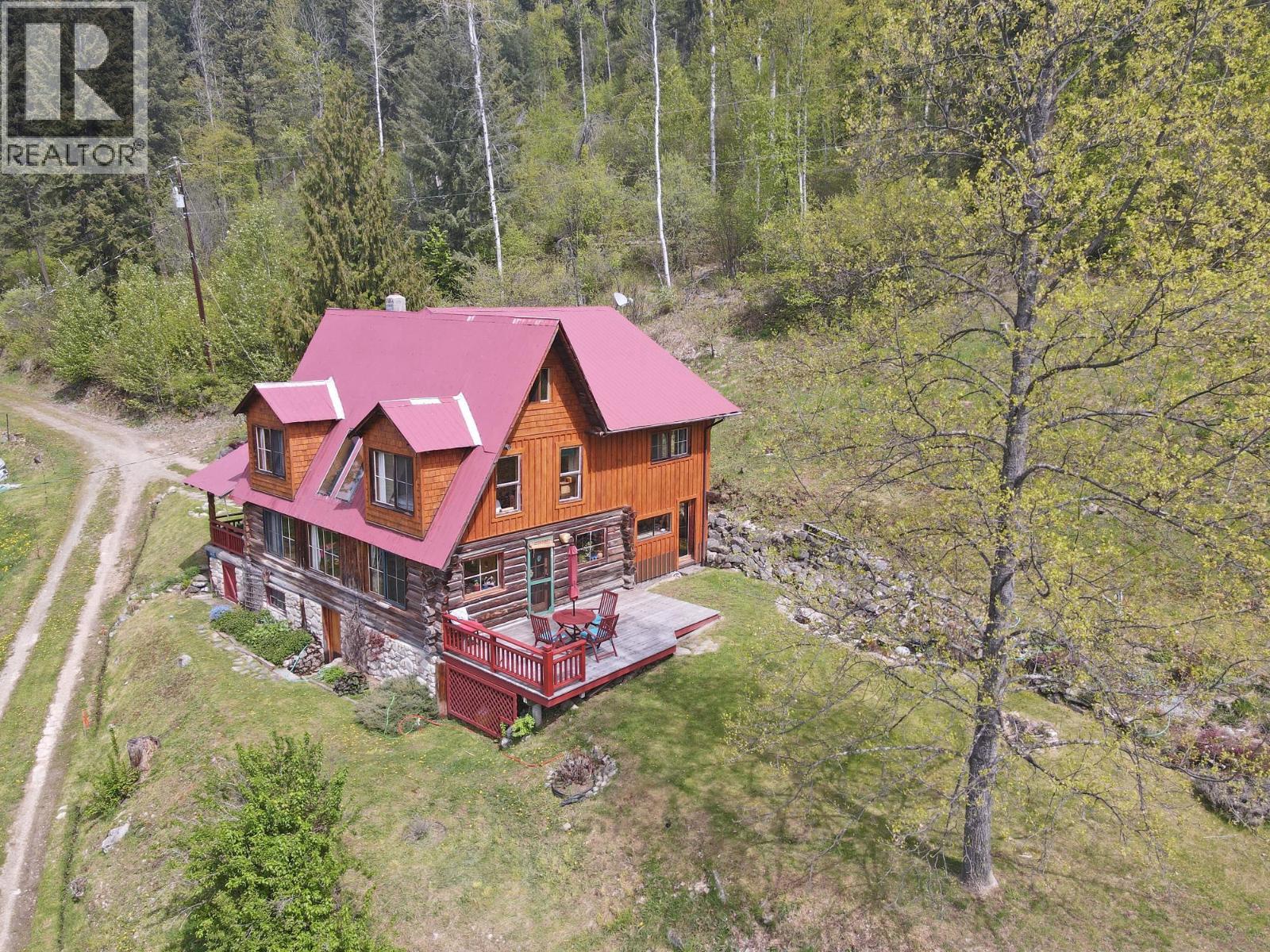 7150/7154 Graham Road, Appledale, British Columbia  V0G 2J0 - Photo 11 - 10360388