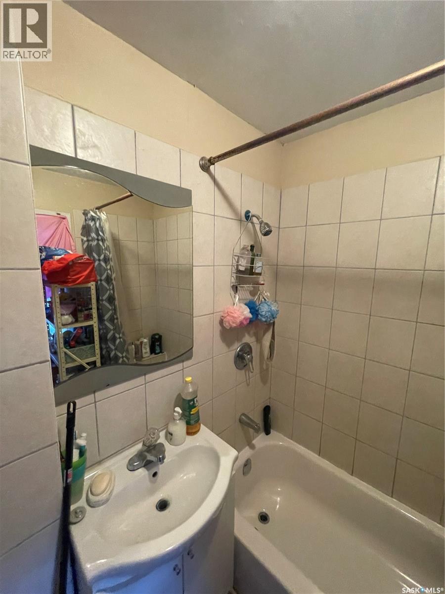 828 8th Street E, Saskatoon, Saskatchewan  S7H 0R6 - Photo 10 - SK016701