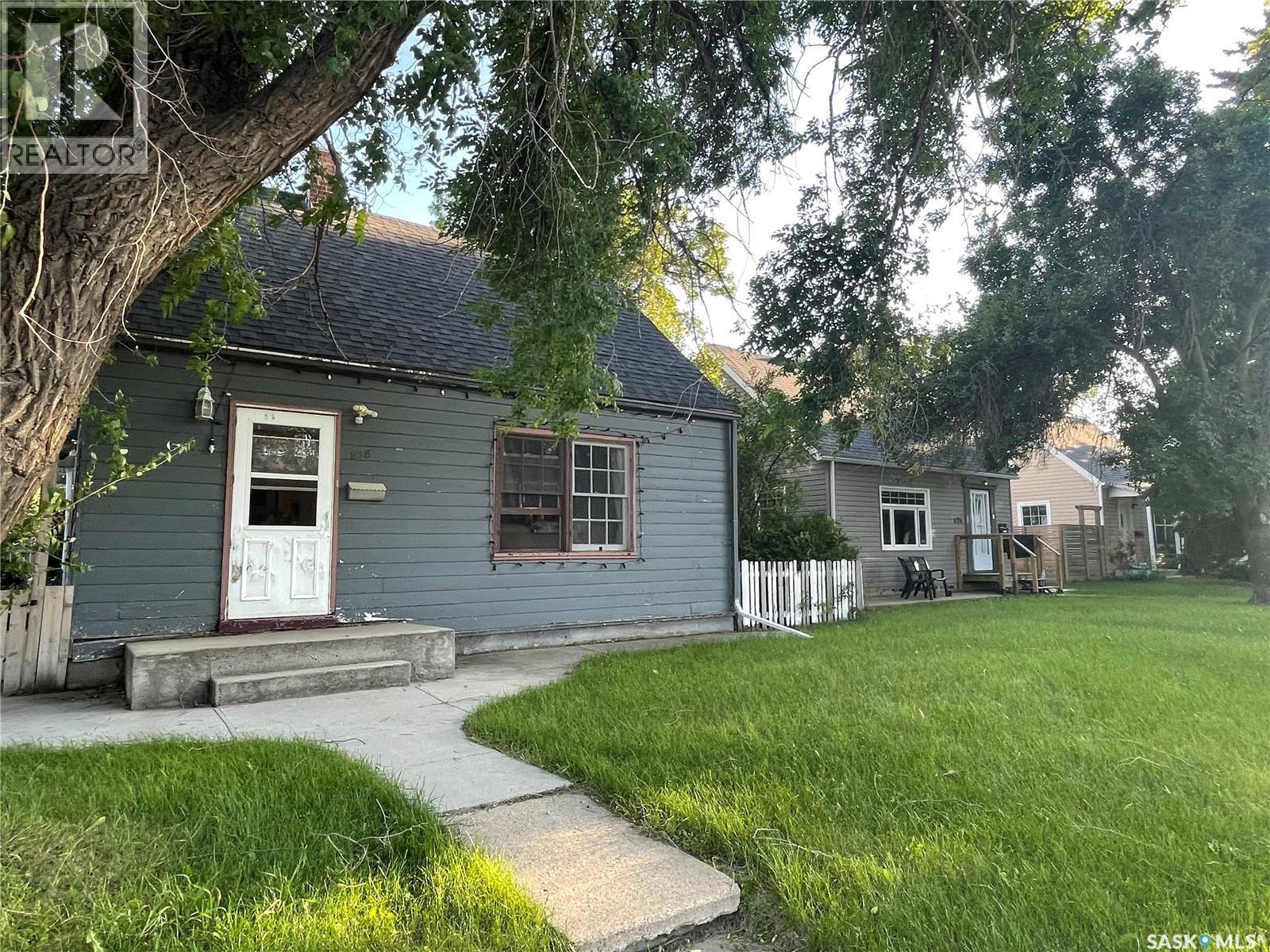 828 8th Street E, Saskatoon, Saskatchewan  S7H 0R6 - Photo 2 - SK016701