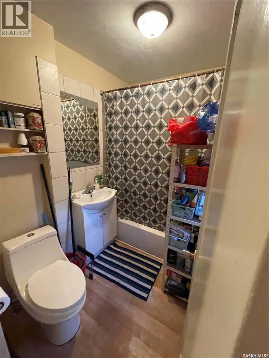 828 8th Street E, Saskatoon, Saskatchewan  S7H 0R6 - Photo 9 - SK016701