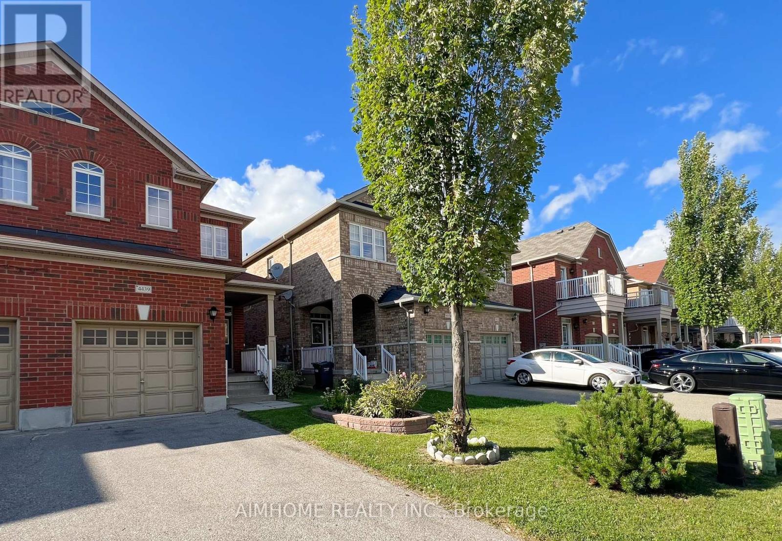 4439 Centretown Way, Mississauga, Ontario  L5R 0C6 - Photo 2 - W12365579