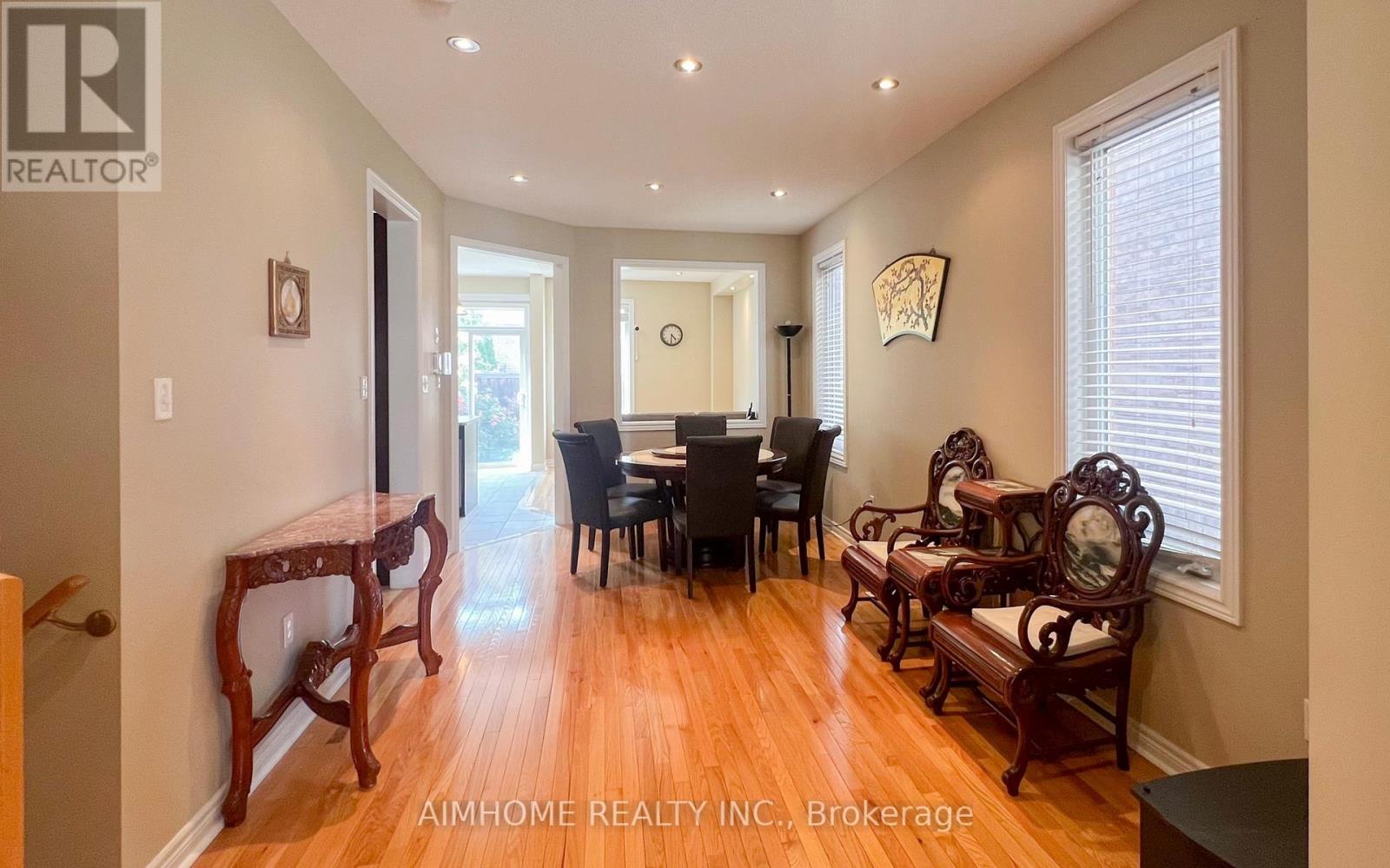 4439 Centretown Way, Mississauga, Ontario  L5R 0C6 - Photo 4 - W12365579