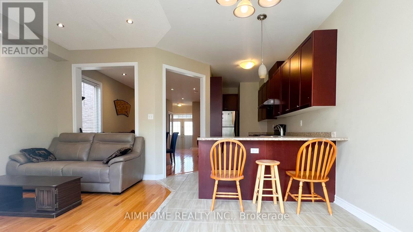 4439 Centretown Way, Mississauga, Ontario  L5R 0C6 - Photo 5 - W12365579