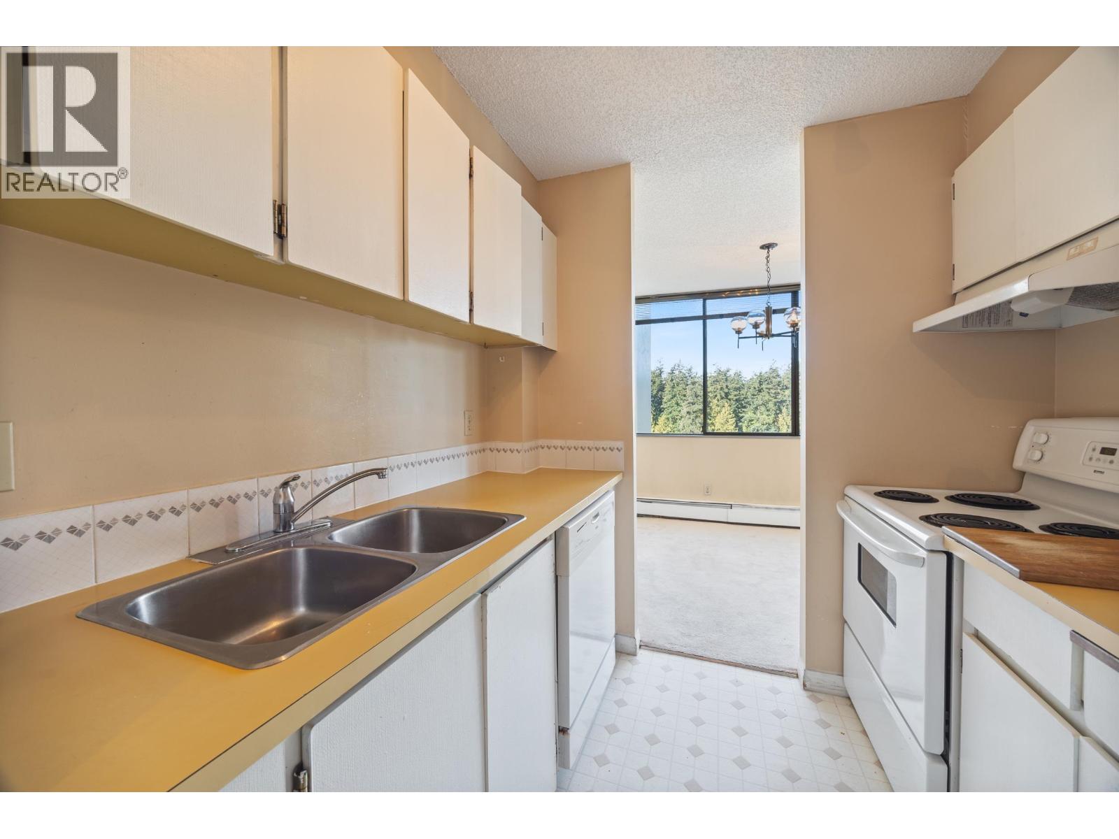 Listing Picture 22 of 33 : 1508 4300 MAYBERRY STREET, Burnaby / 本拿比 - 魯藝地產 Yvonne Lu Group - MLS Medallion Club Member