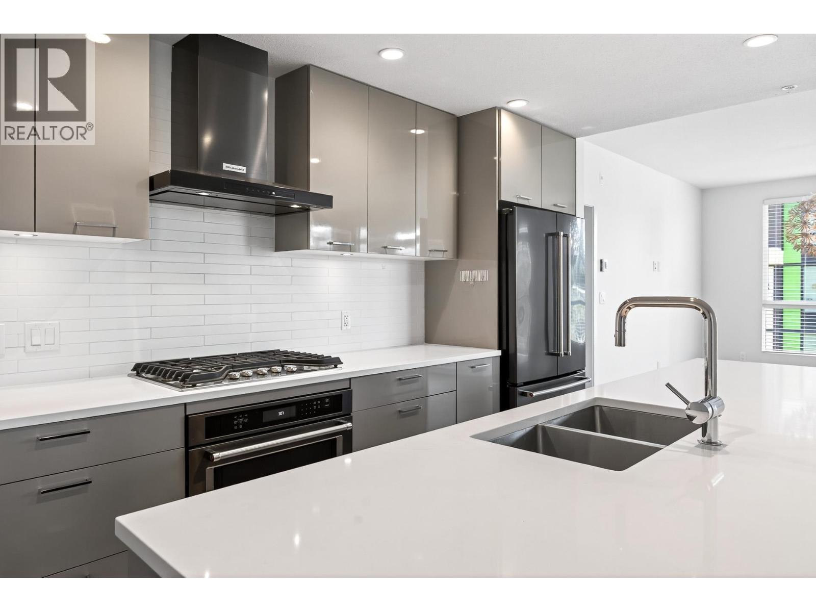 402 3581 Ross Drive, Vancouver, British Columbia  V6S 0K5 - Photo 6 - R3040732