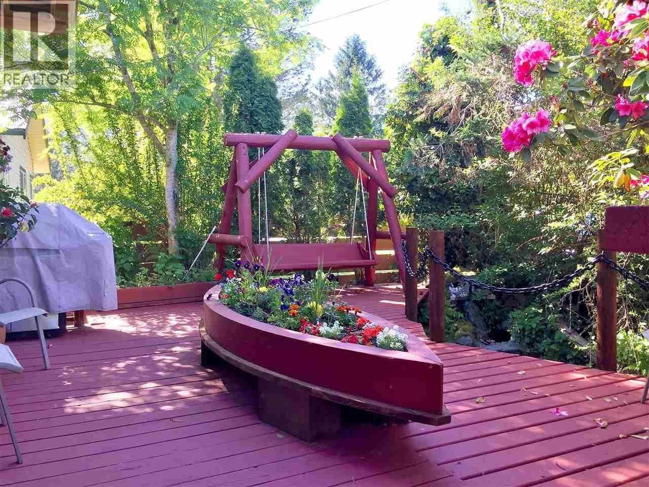 6 Bracken Parkway, Squamish, British Columbia  V0N 1H0 - Photo 2 - R2973003
