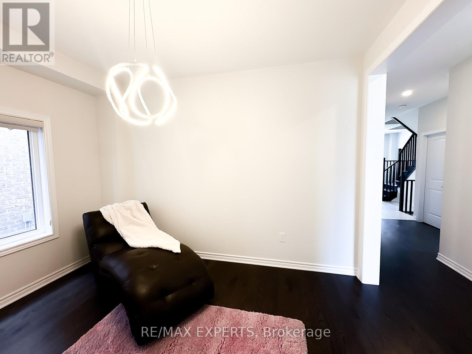 1426 Farrow Crescent, Innisfil, Ontario  L9S 0L6 - Photo 17 - N12362429