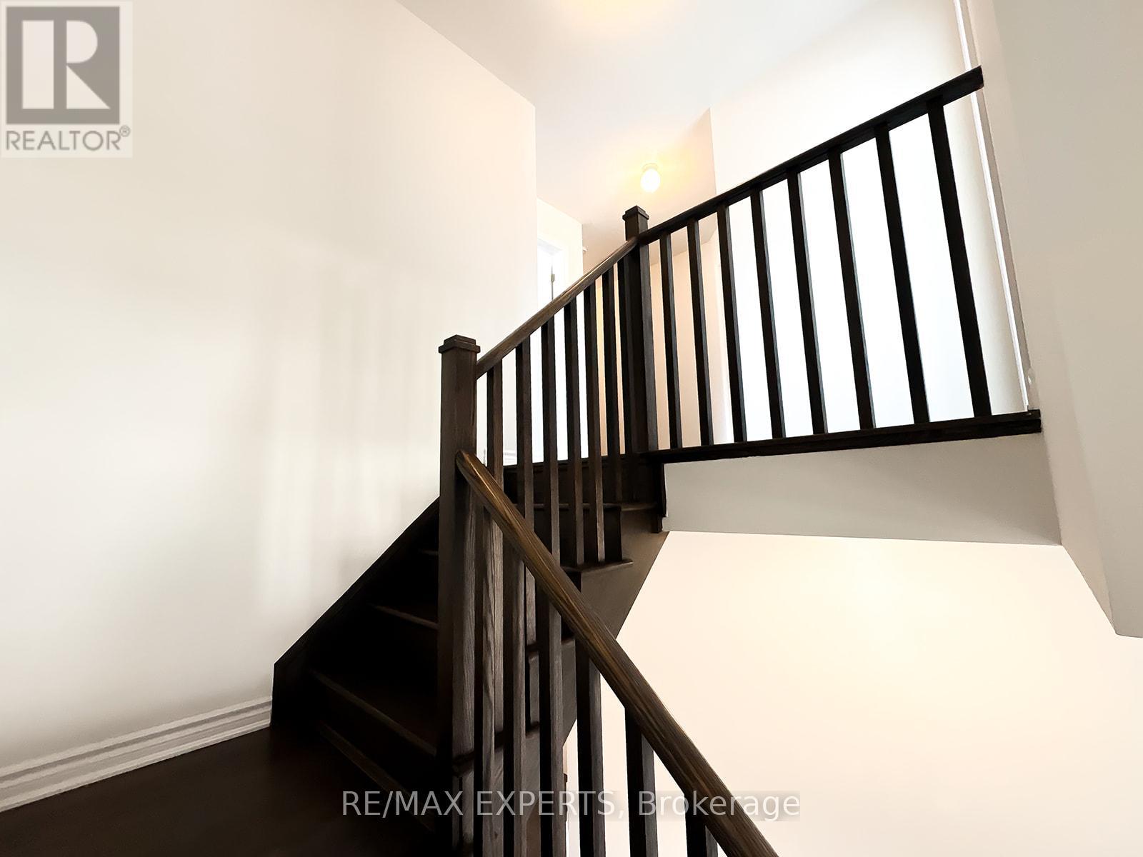1426 Farrow Crescent, Innisfil, Ontario  L9S 0L6 - Photo 19 - N12362429