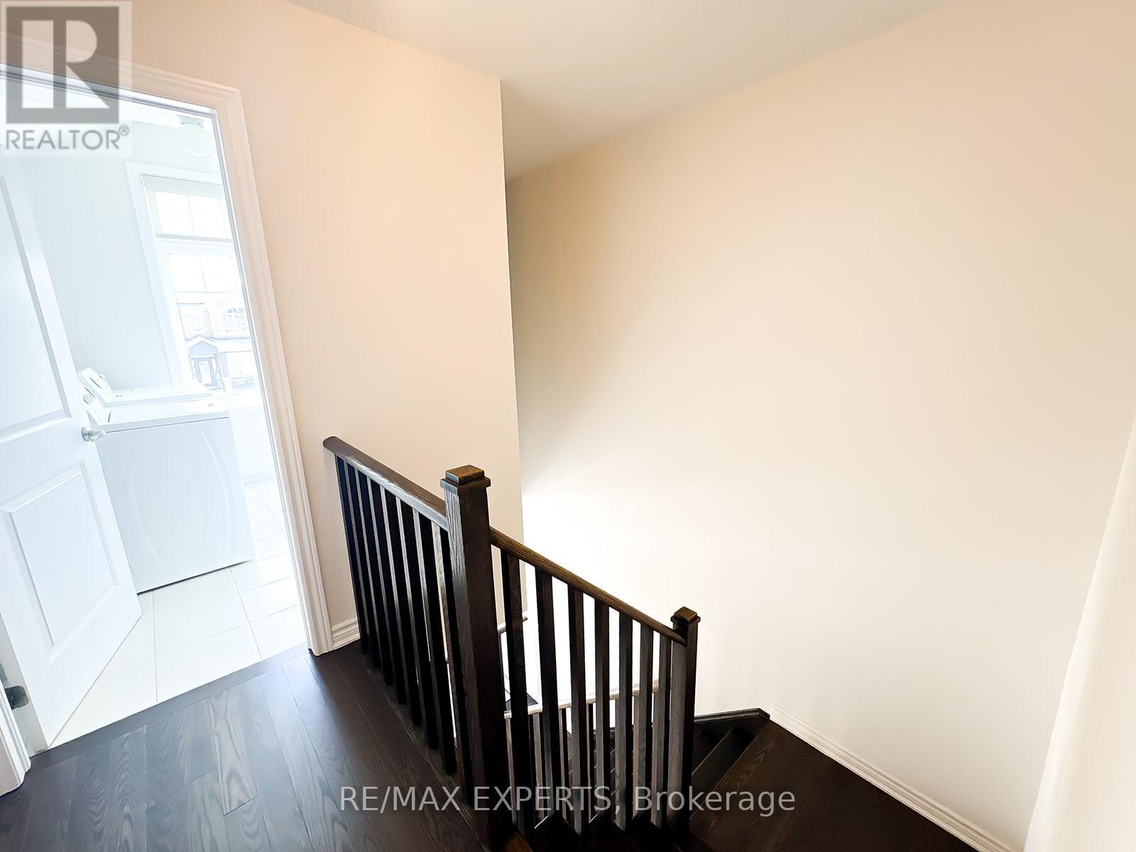 1426 Farrow Crescent, Innisfil, Ontario  L9S 0L6 - Photo 20 - N12362429