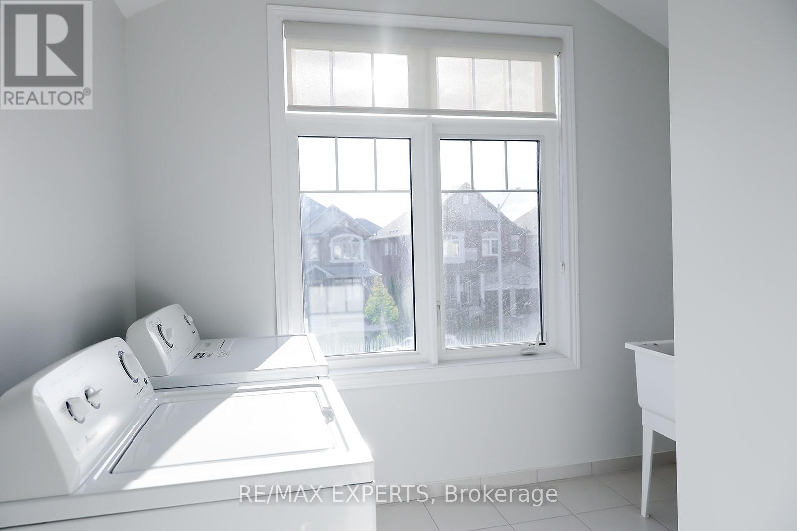 1426 Farrow Crescent, Innisfil, Ontario  L9S 0L6 - Photo 22 - N12362429