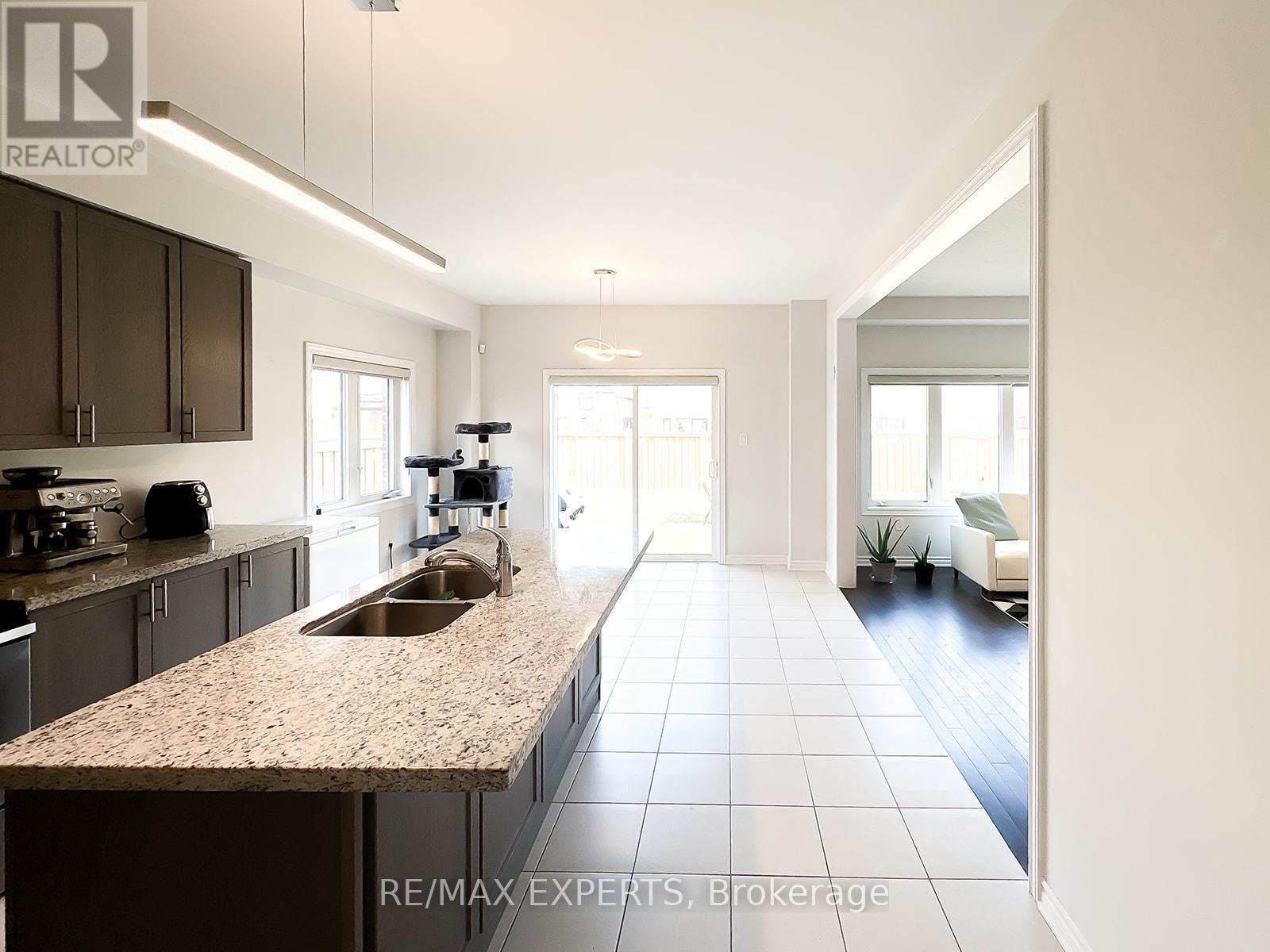 1426 Farrow Crescent, Innisfil, Ontario  L9S 0L6 - Photo 13 - N12362429
