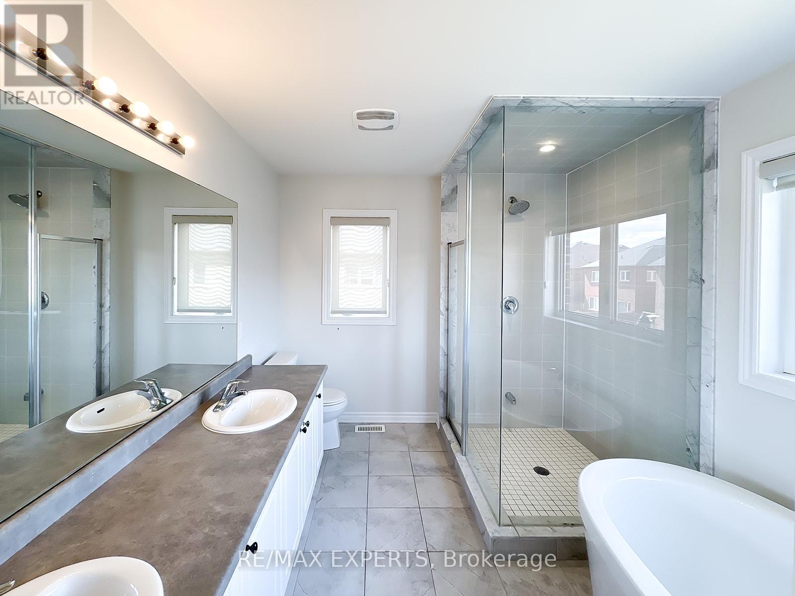 1426 Farrow Crescent, Innisfil, Ontario  L9S 0L6 - Photo 34 - N12362429