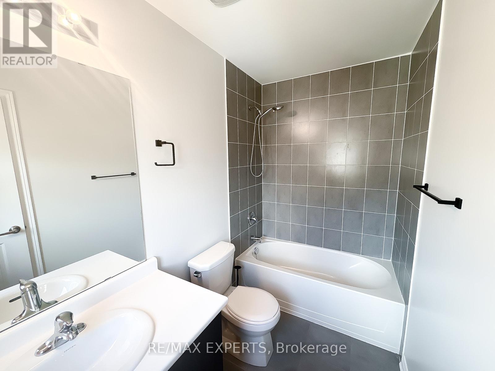 1426 Farrow Crescent, Innisfil, Ontario  L9S 0L6 - Photo 38 - N12362429