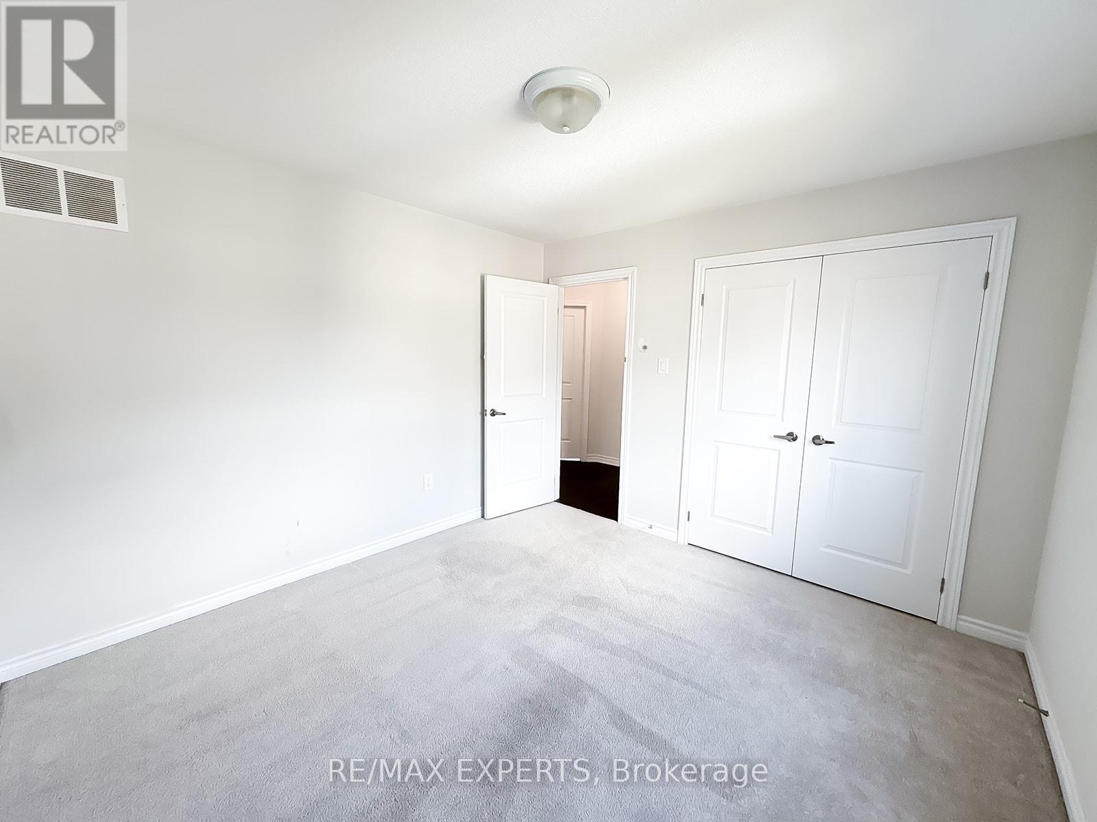 1426 Farrow Crescent, Innisfil, Ontario  L9S 0L6 - Photo 37 - N12362429