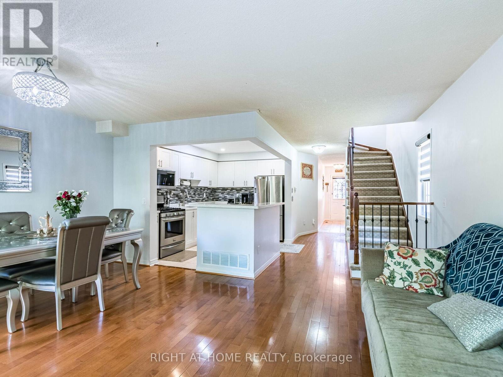 217 - 5030 Heatherleigh Avenue, Mississauga, Ontario  L5V 2G7 - Photo 11 - W12365596