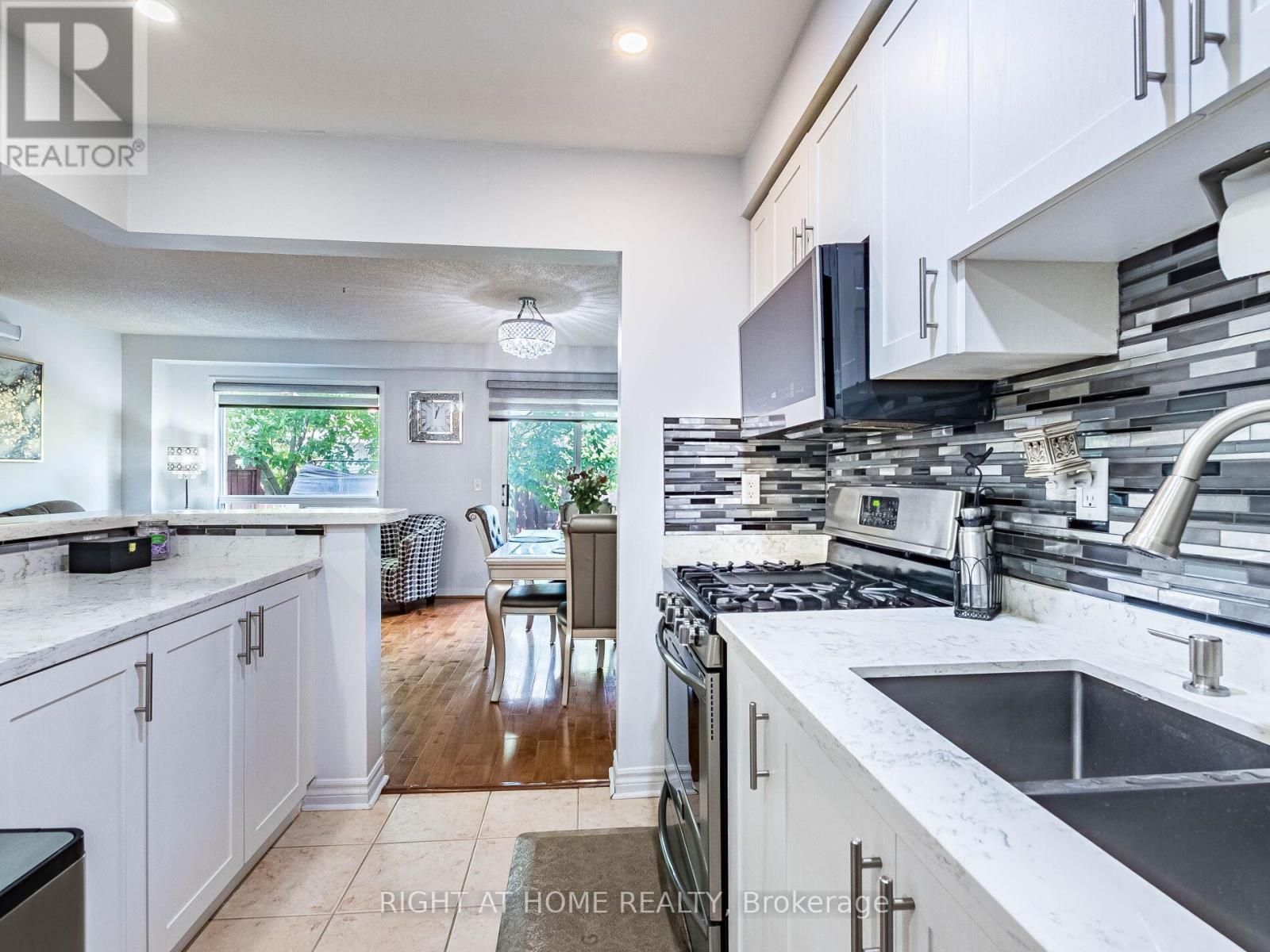 217 - 5030 Heatherleigh Avenue, Mississauga, Ontario  L5V 2G7 - Photo 13 - W12365596